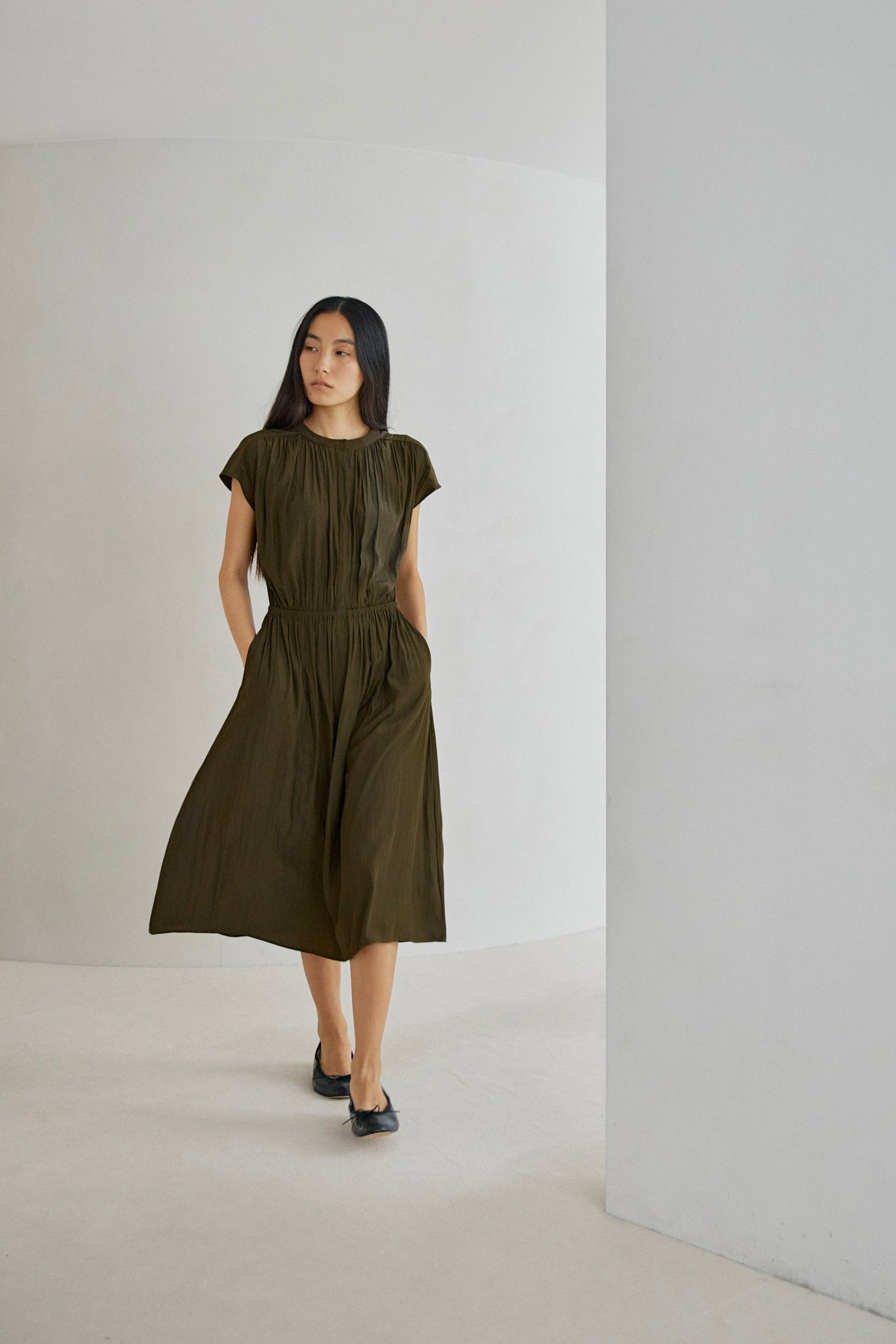 The Summer Dress Edit｜手間なく整う、夏のワンピース