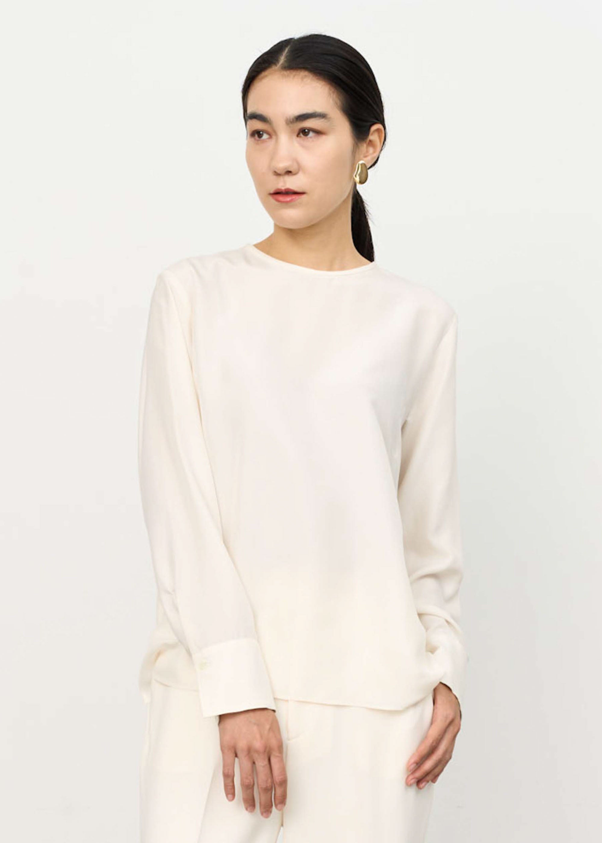 ソージュ シルククルーネックブラウス 長袖 M グレー S-00-SB-071 シルククルーネックブラウス - SOÉJU online store｜上質な大人の女性