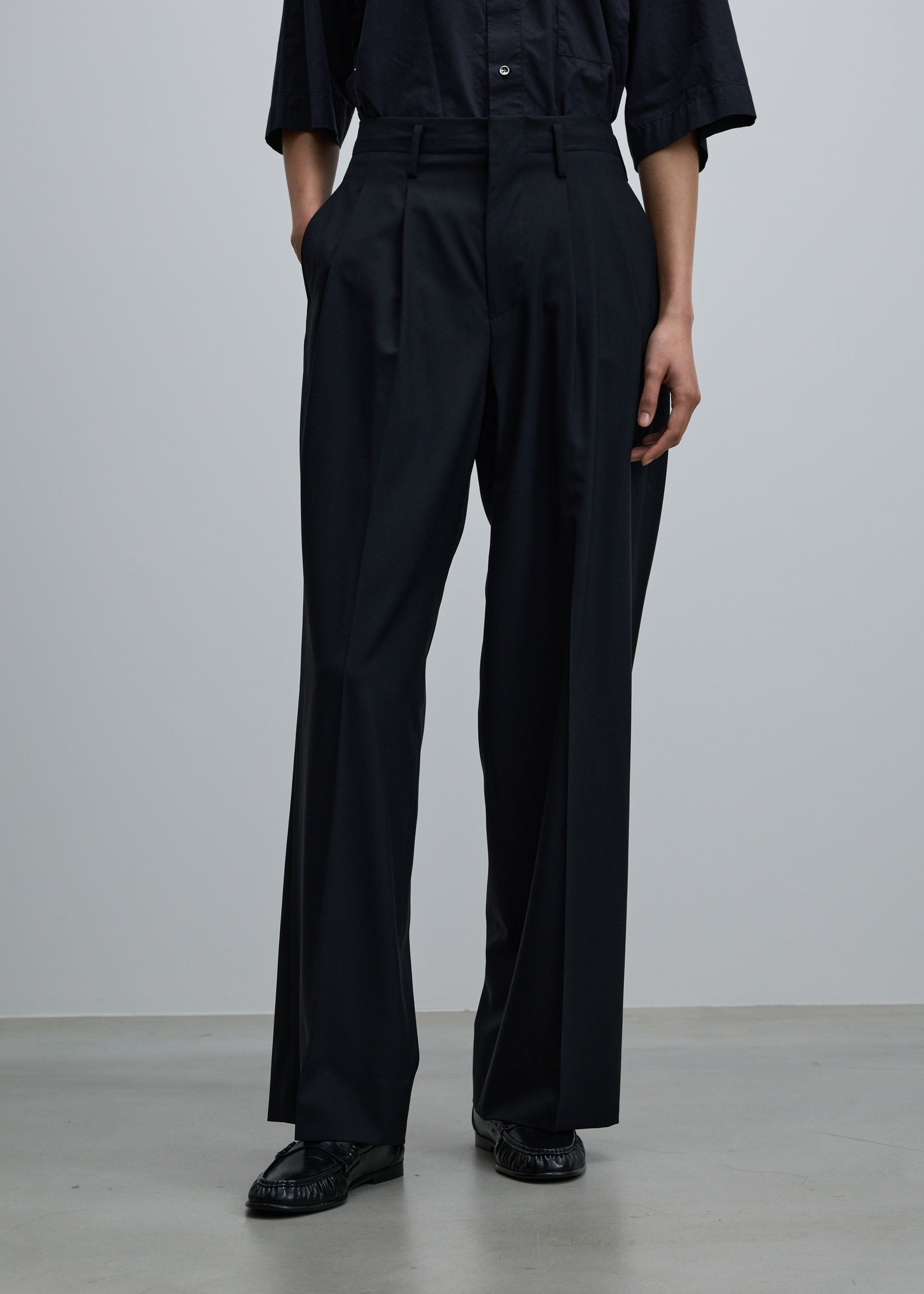 スーパー140ライトウールタックワイドストレートパンツ