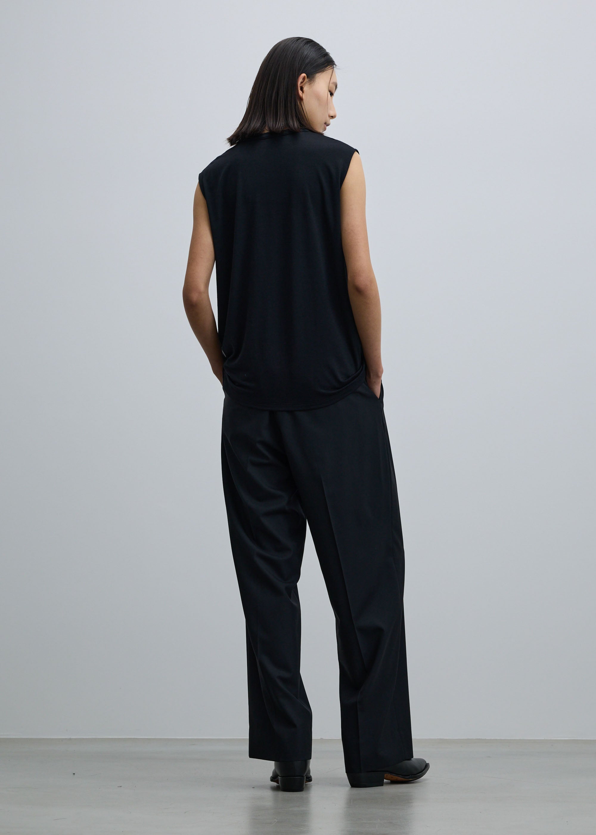 スーパー140ライトウールタックワイドストレートパンツ