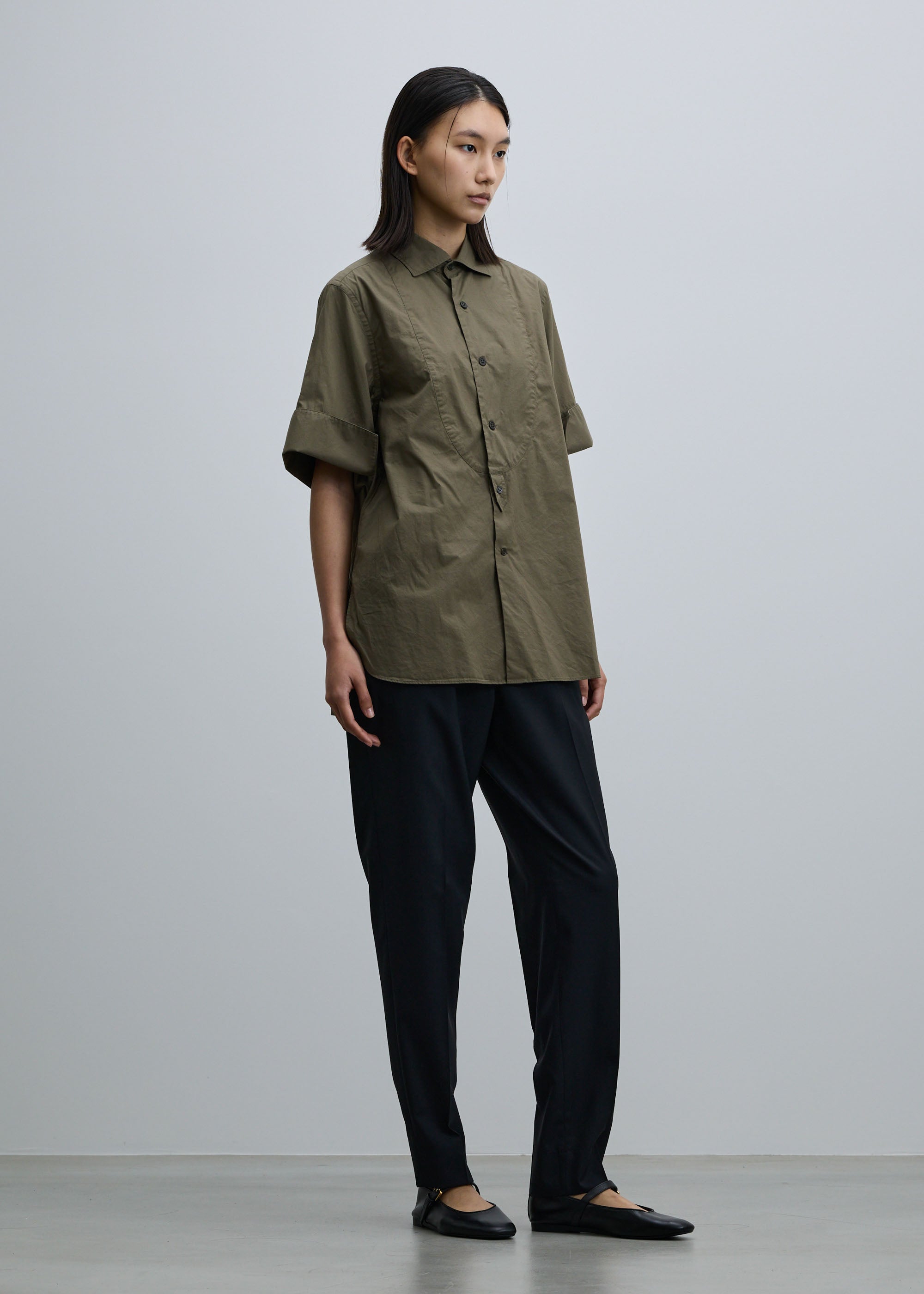 スーパー140ライトウールテーパードパンツ