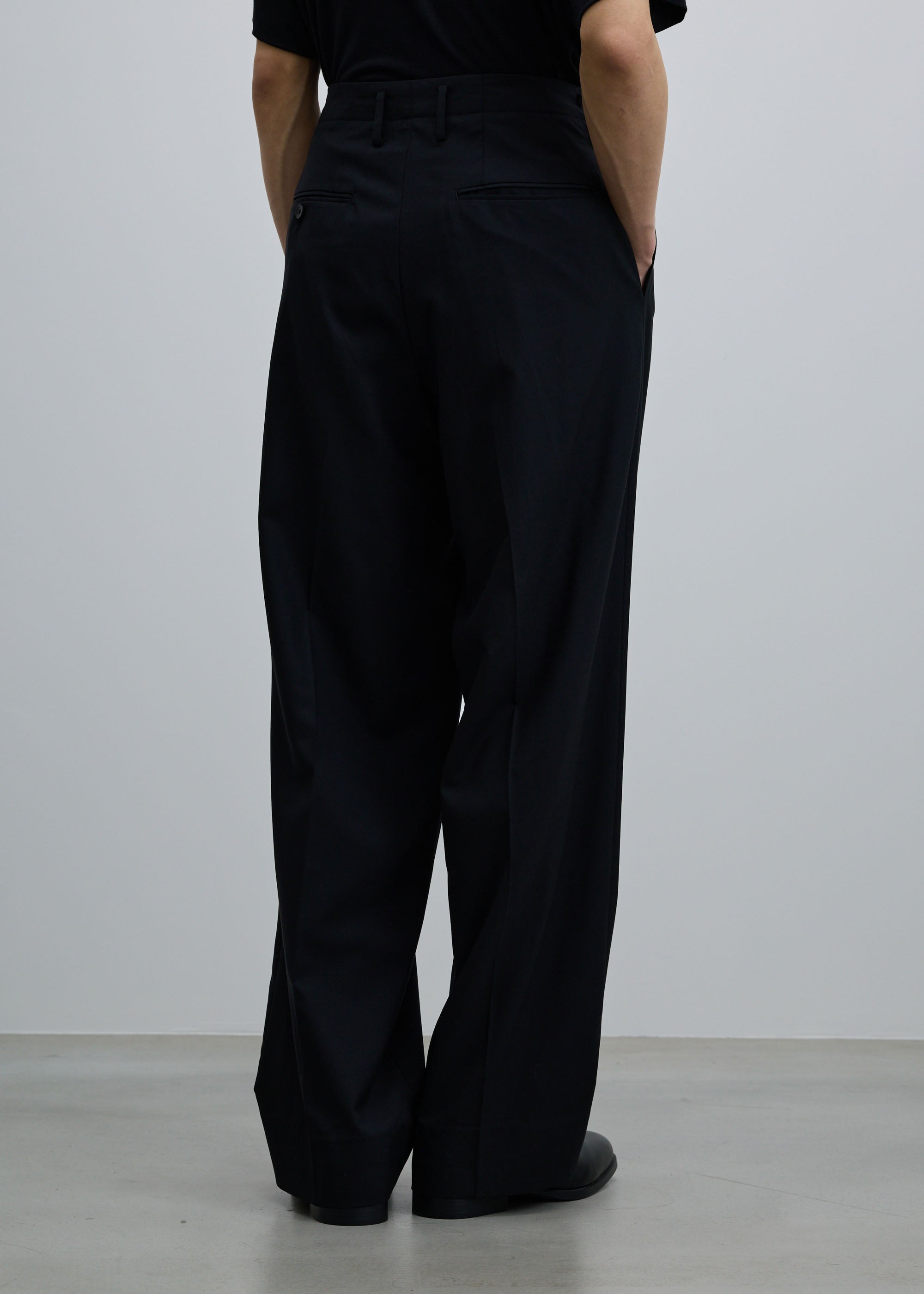 スーパー140ライトウールタックワイドストレートパンツ
