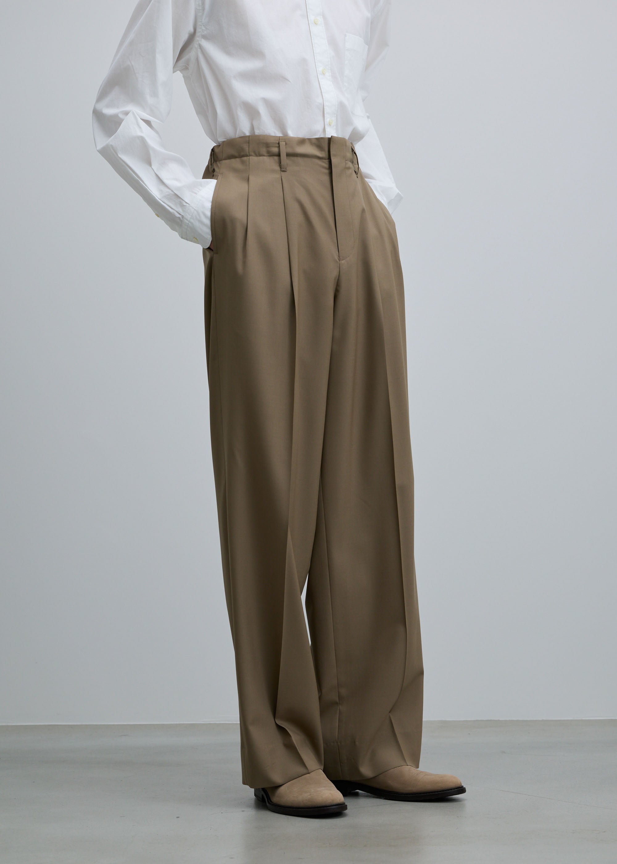スーパー140ライトウールタックワイドストレートパンツ