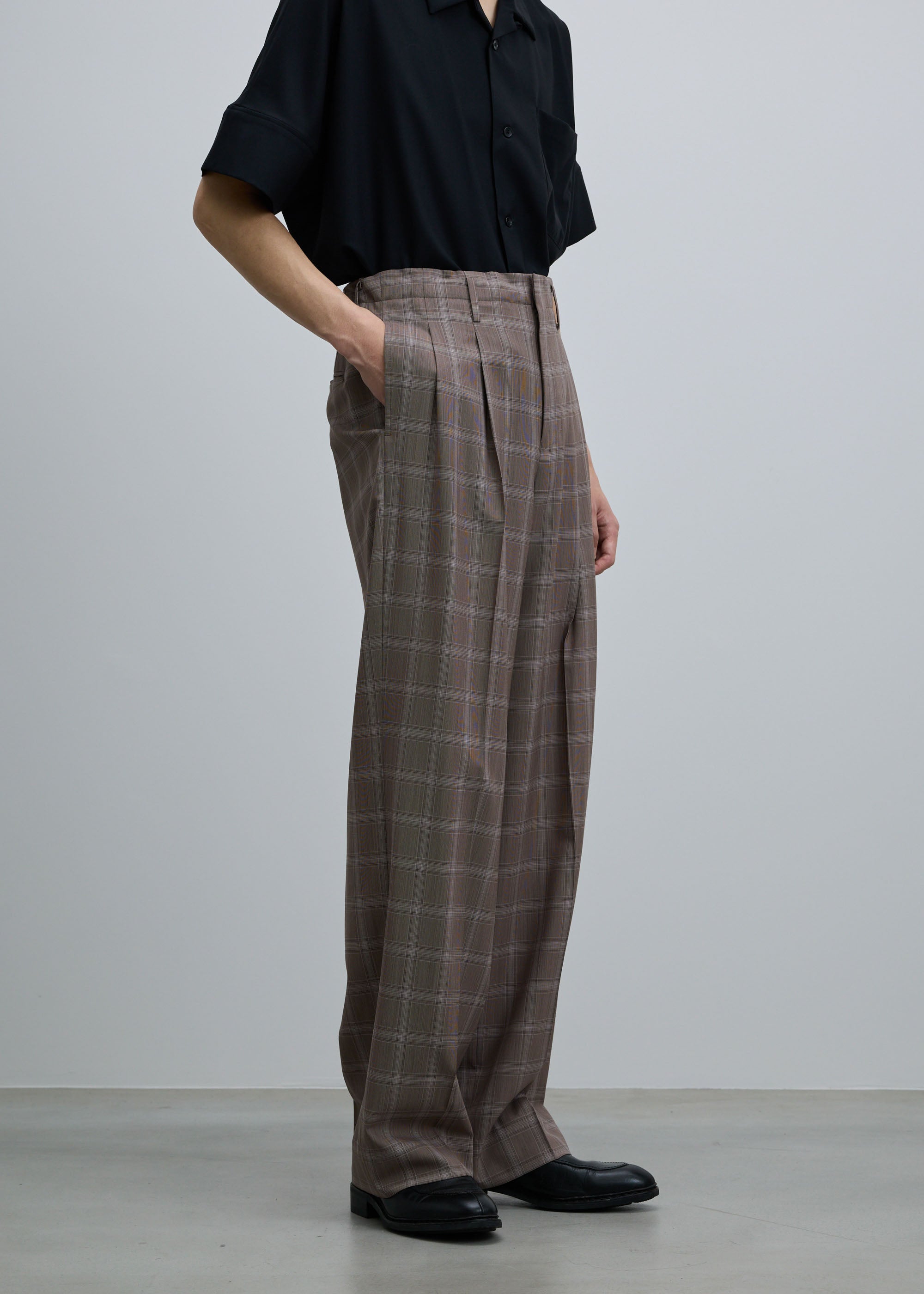 スーパー140ライトウールタックワイドストレートパンツ