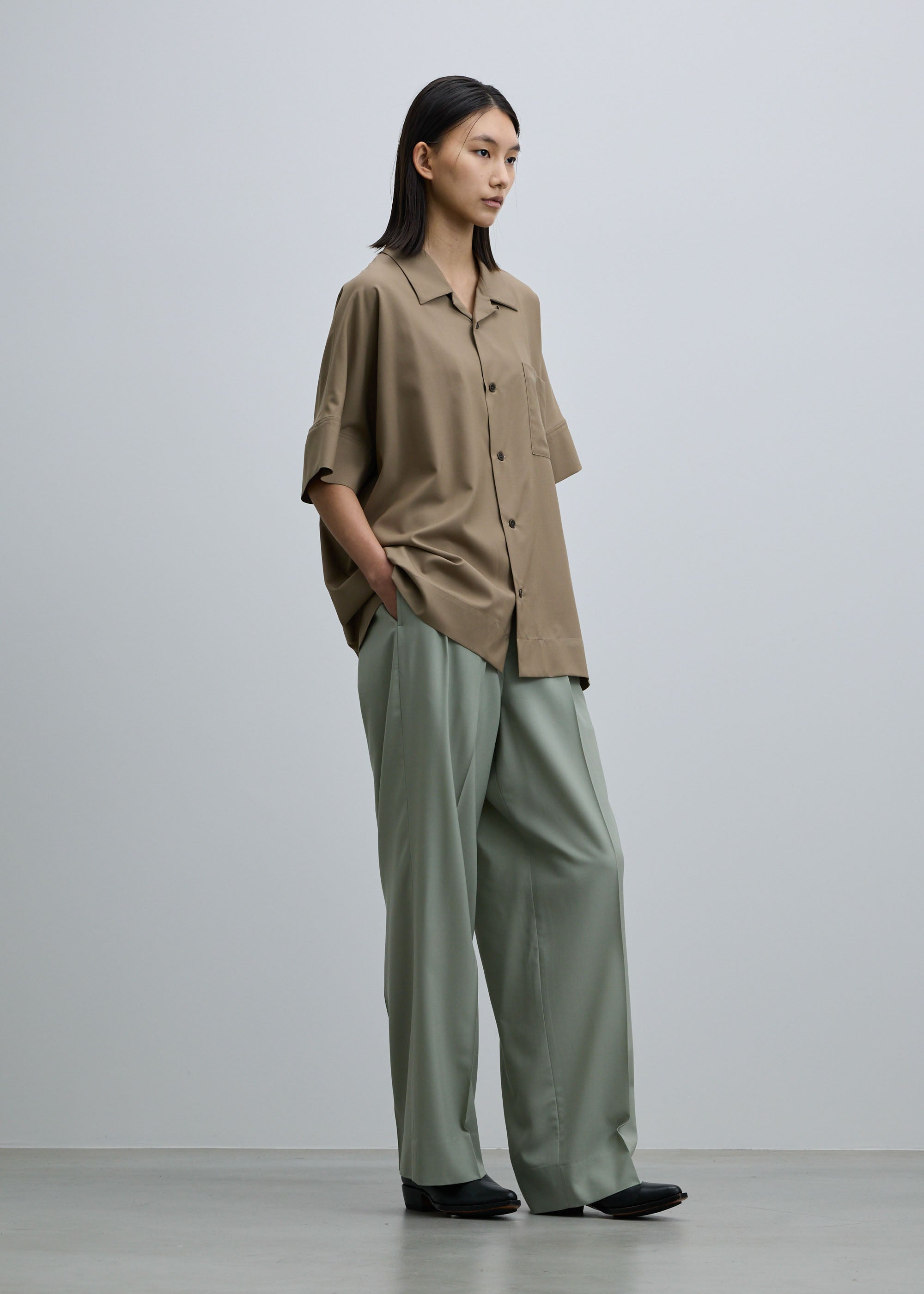 モデル:177cm サイズ:M（モデル丈）