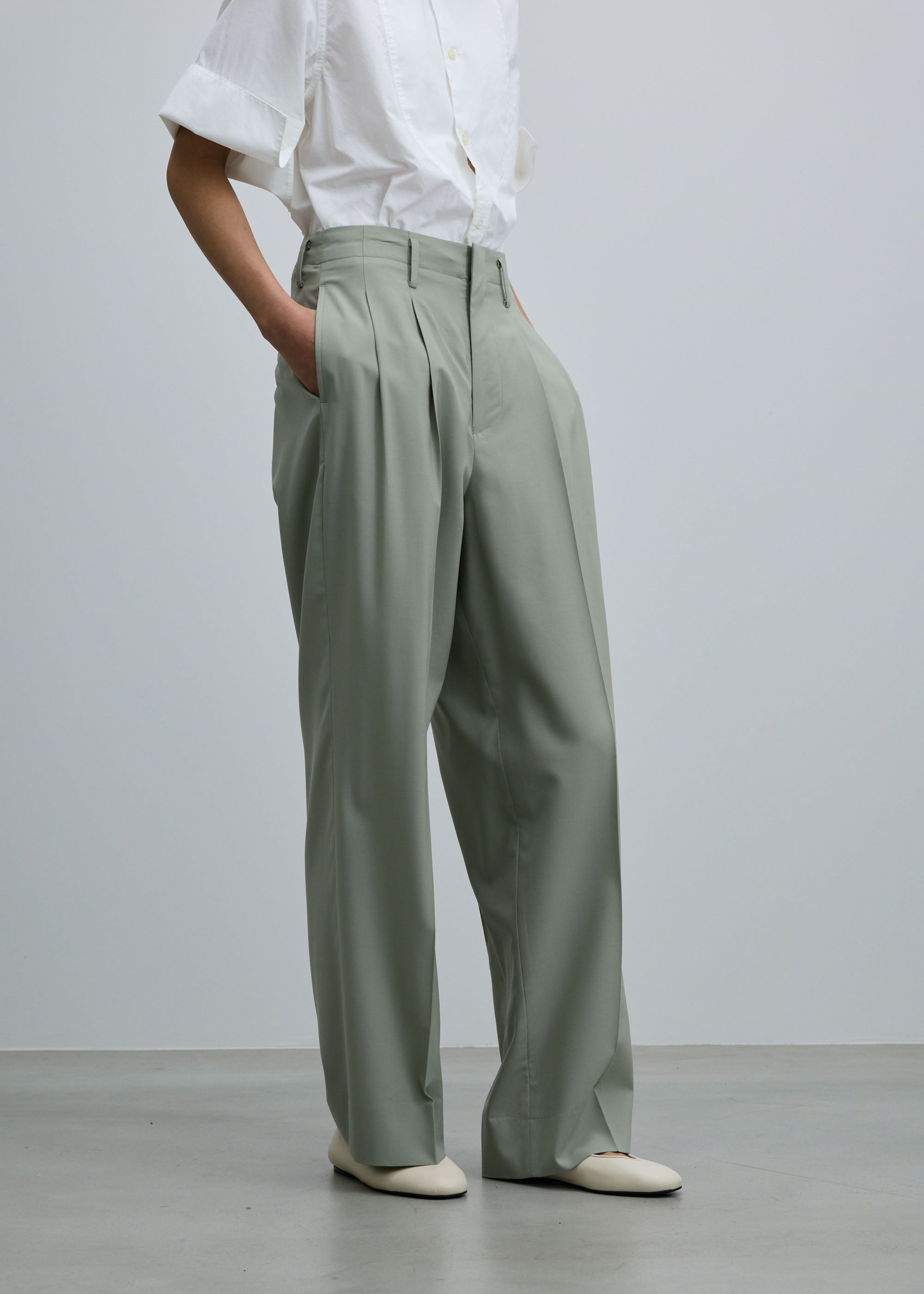 スーパー140ライトウールタックワイドストレートパンツ