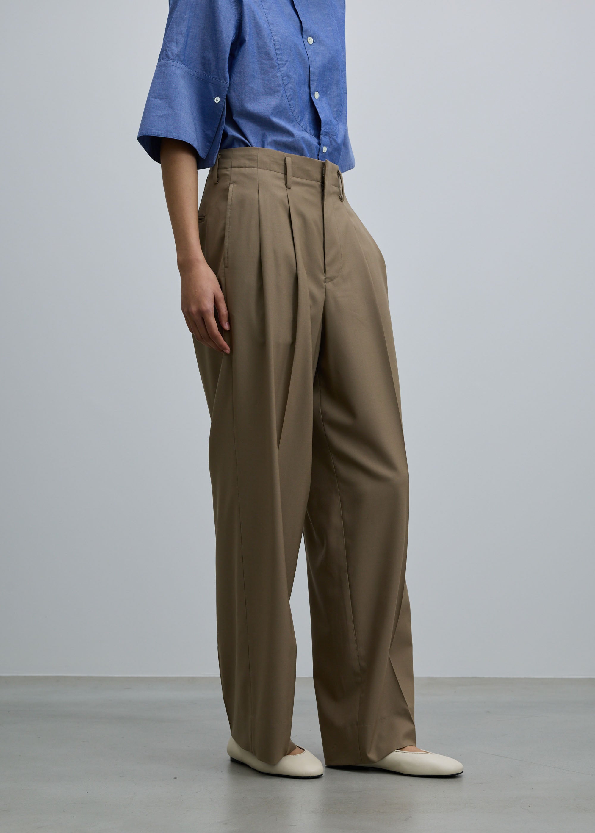 スーパー140ライトウールタックワイドストレートパンツ
