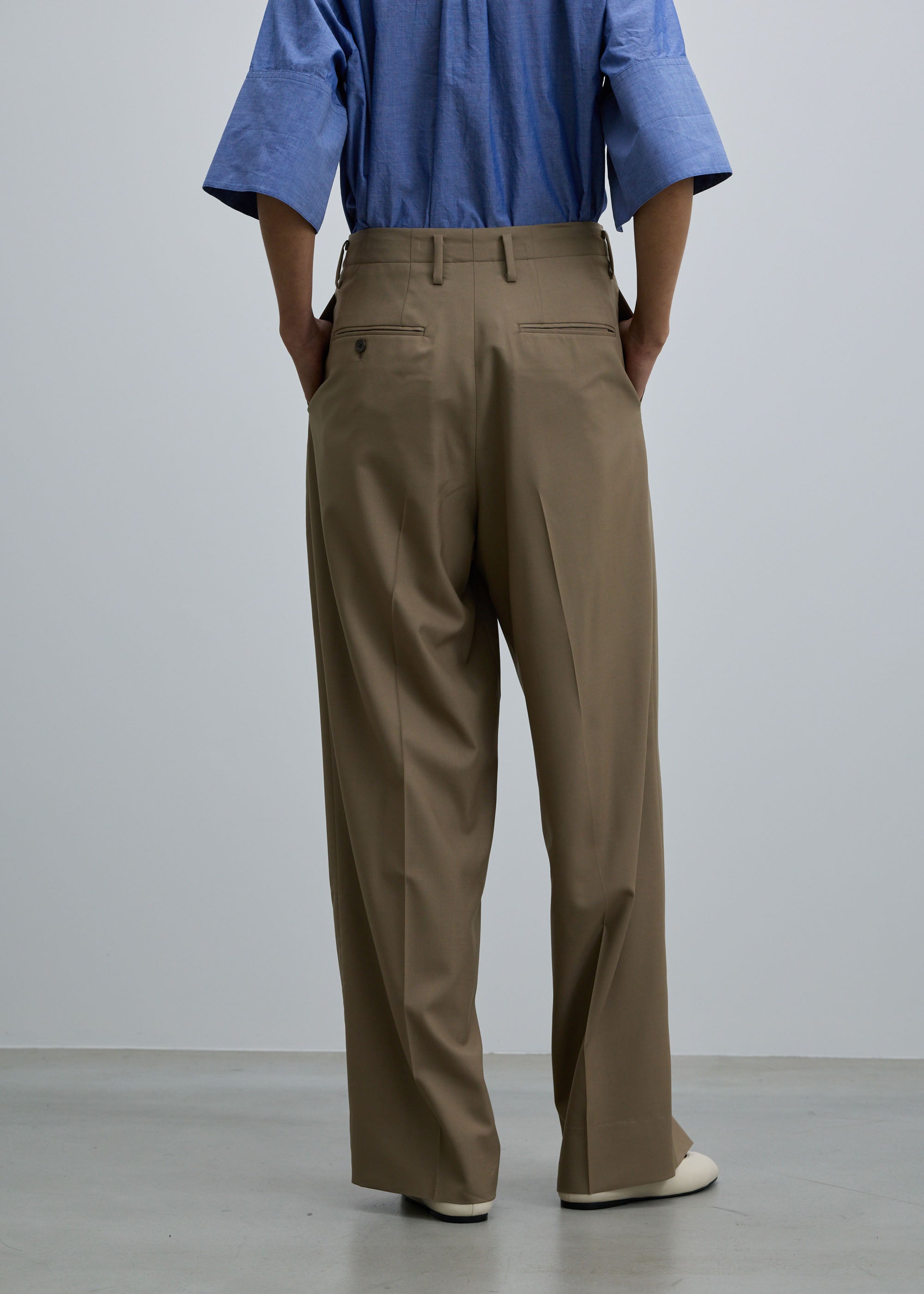 スーパー140ライトウールタックワイドストレートパンツ