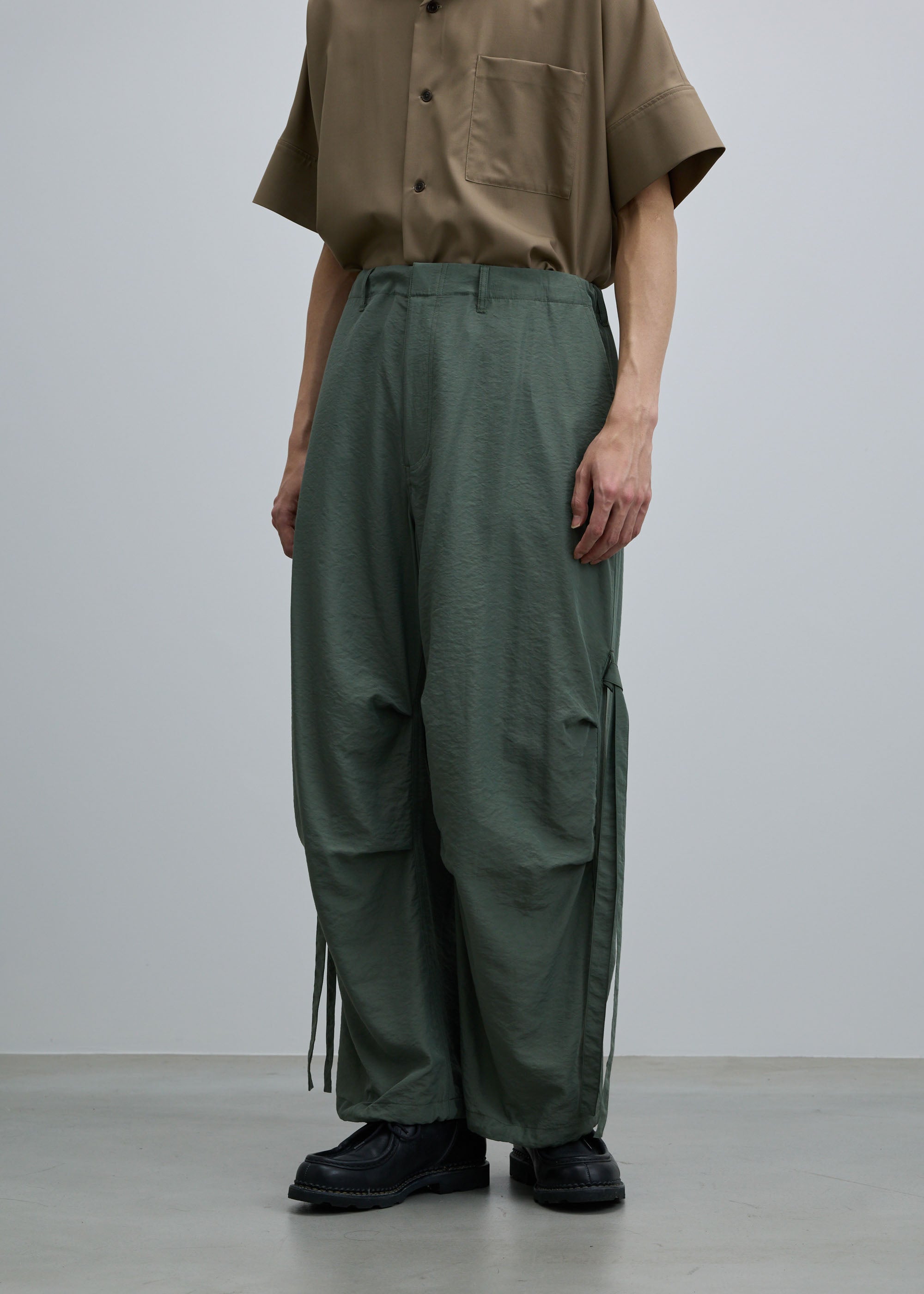 パラシュートパンツ