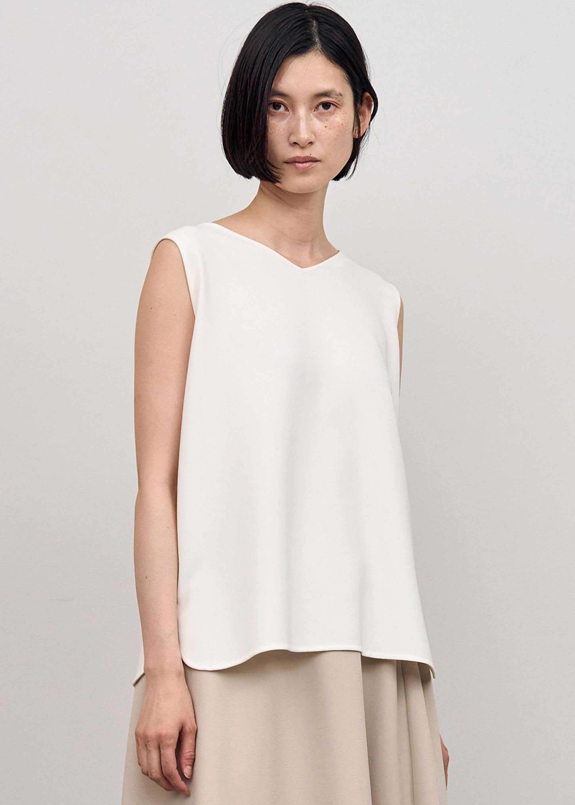 khaju♢2wayドットノースリーブブラウス♢ 2WAYノースリーブブラウス - SOÉJU online store｜上質な大人の女性の