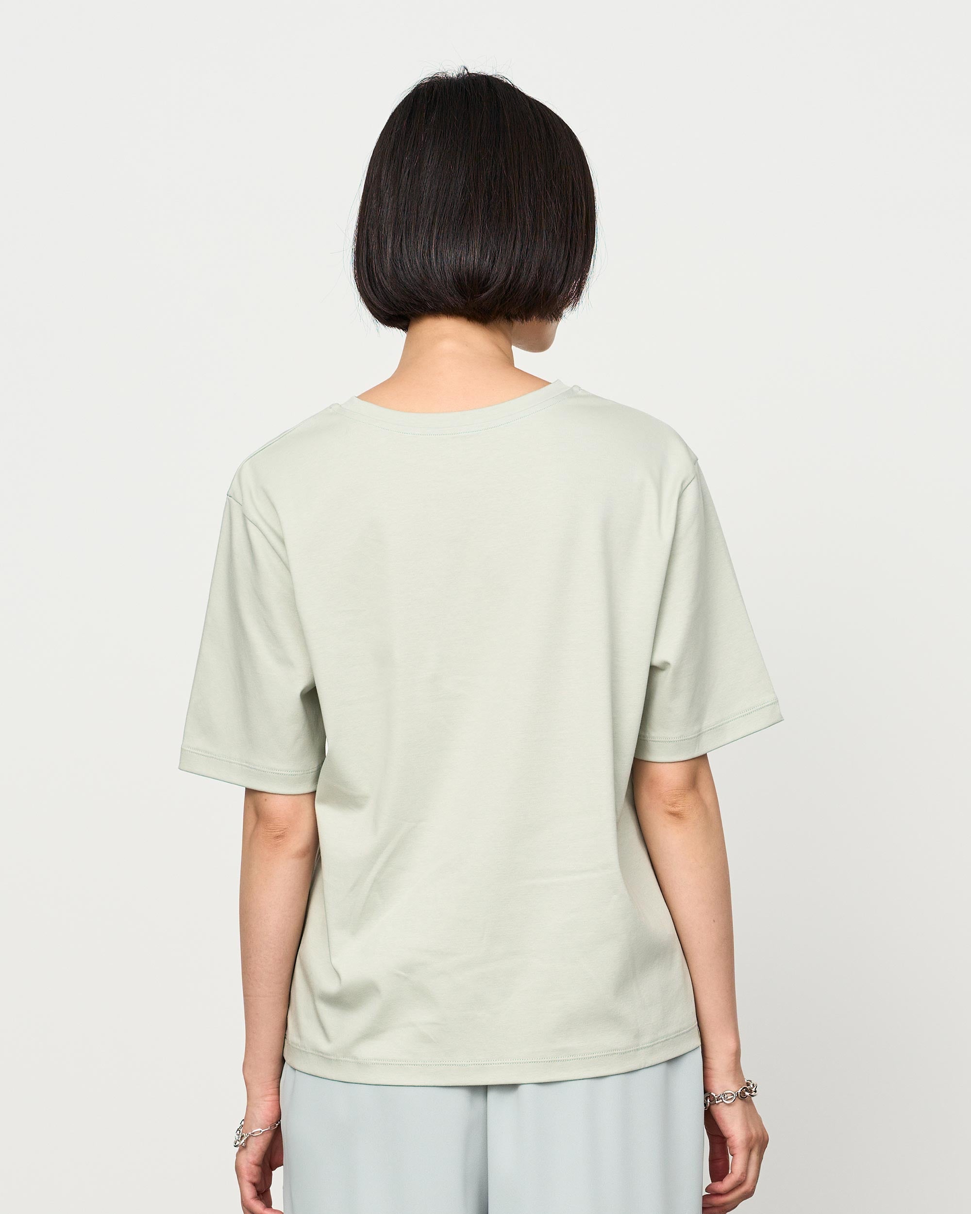 クルーネックTシャツ