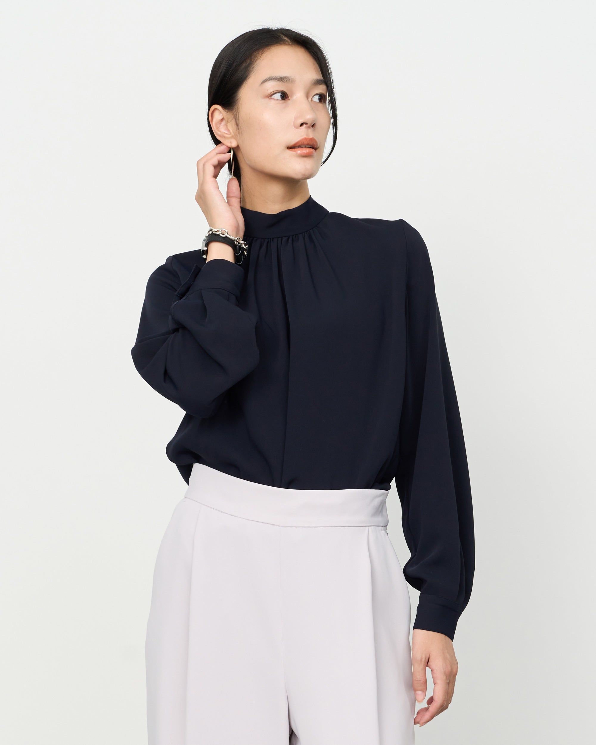 サテンバックリボンロングスリーブブラウス - SOÉJU online store