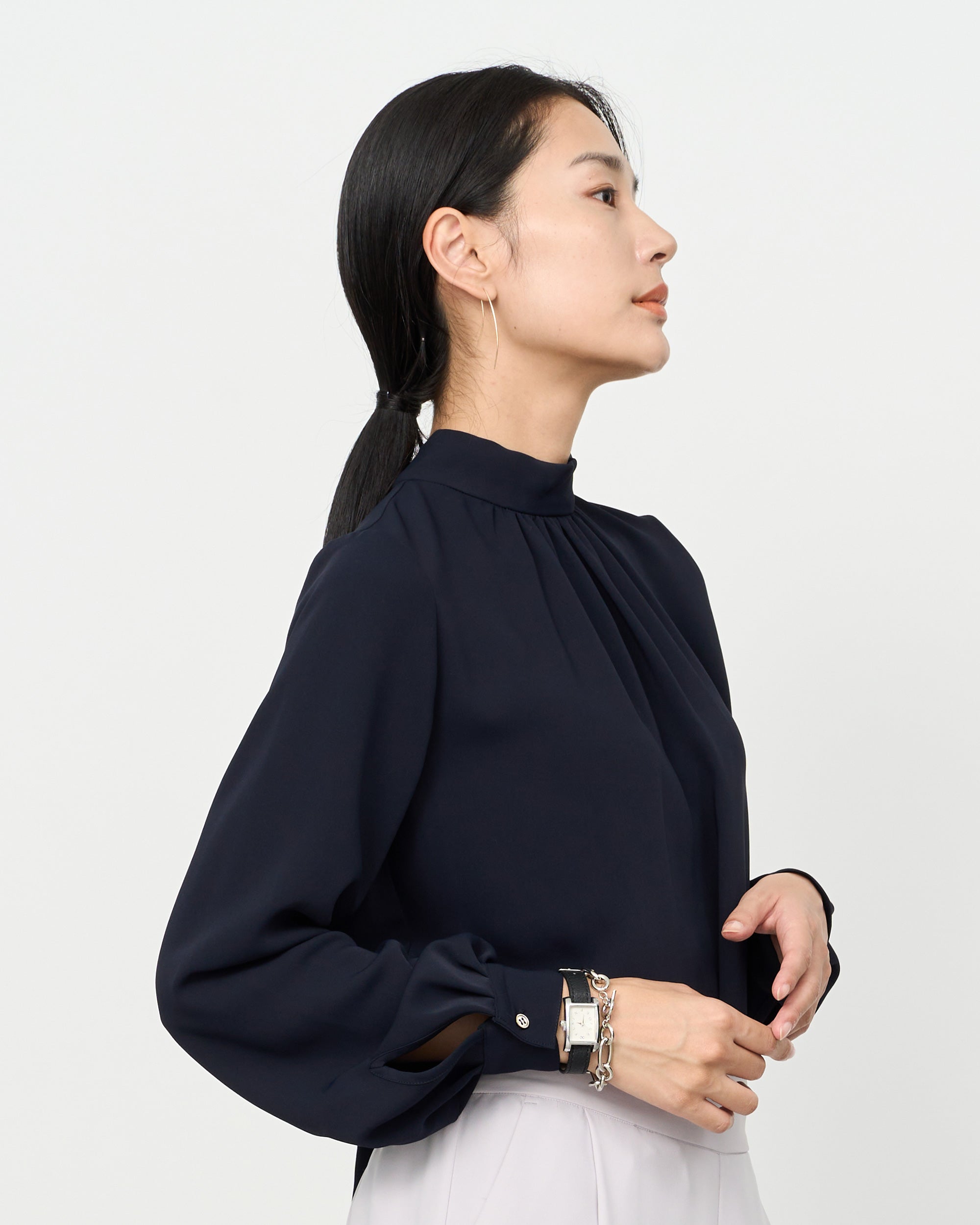サテンバックリボンロングスリーブブラウス - SOÉJU online store