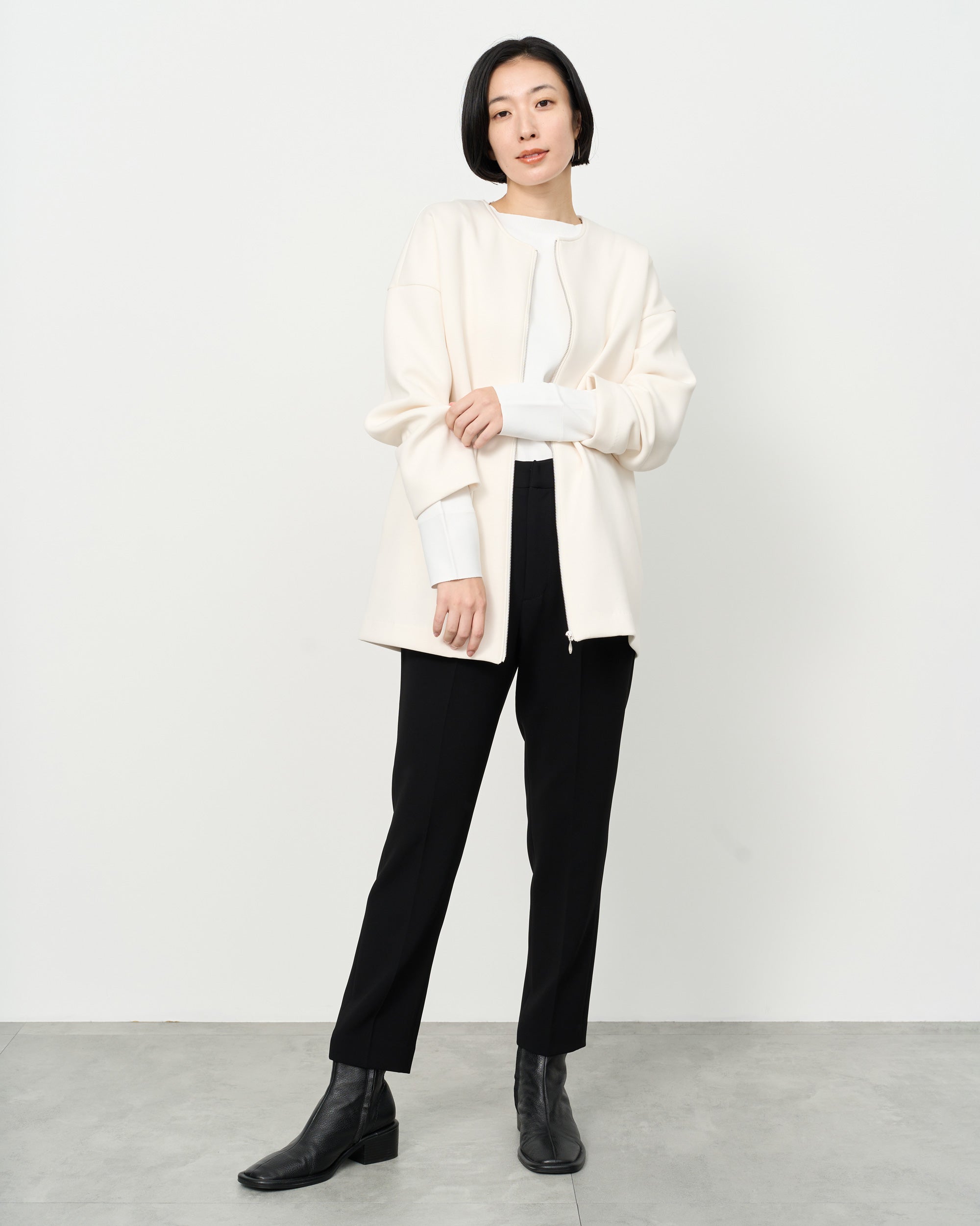 【タグ付新品】SOEJU ソージュ コクーンジップブルゾン アイボリーM コクーンジップブルゾン - SOÉJU online store|上質な大人の