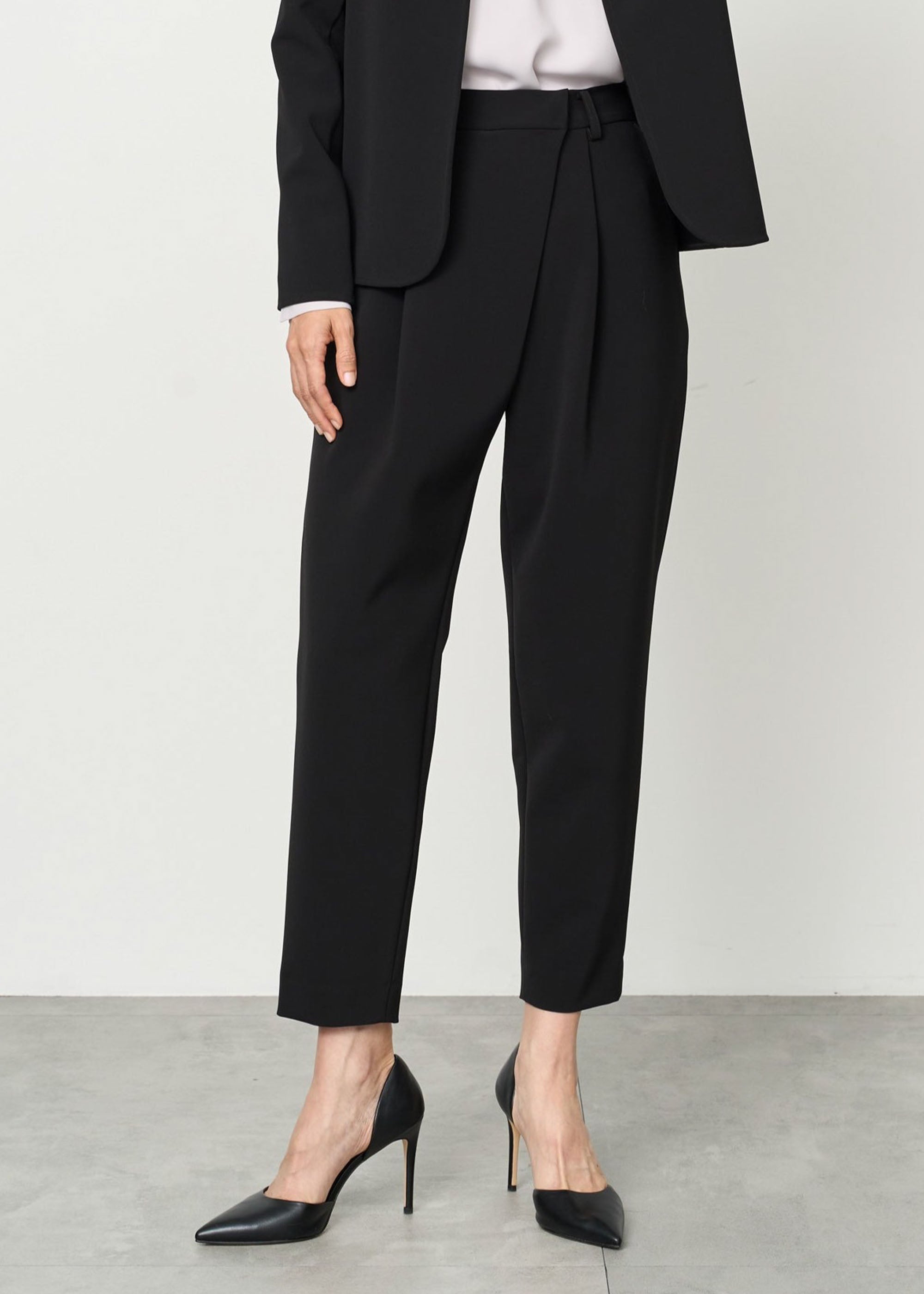 ストレッチファインタックパンツ