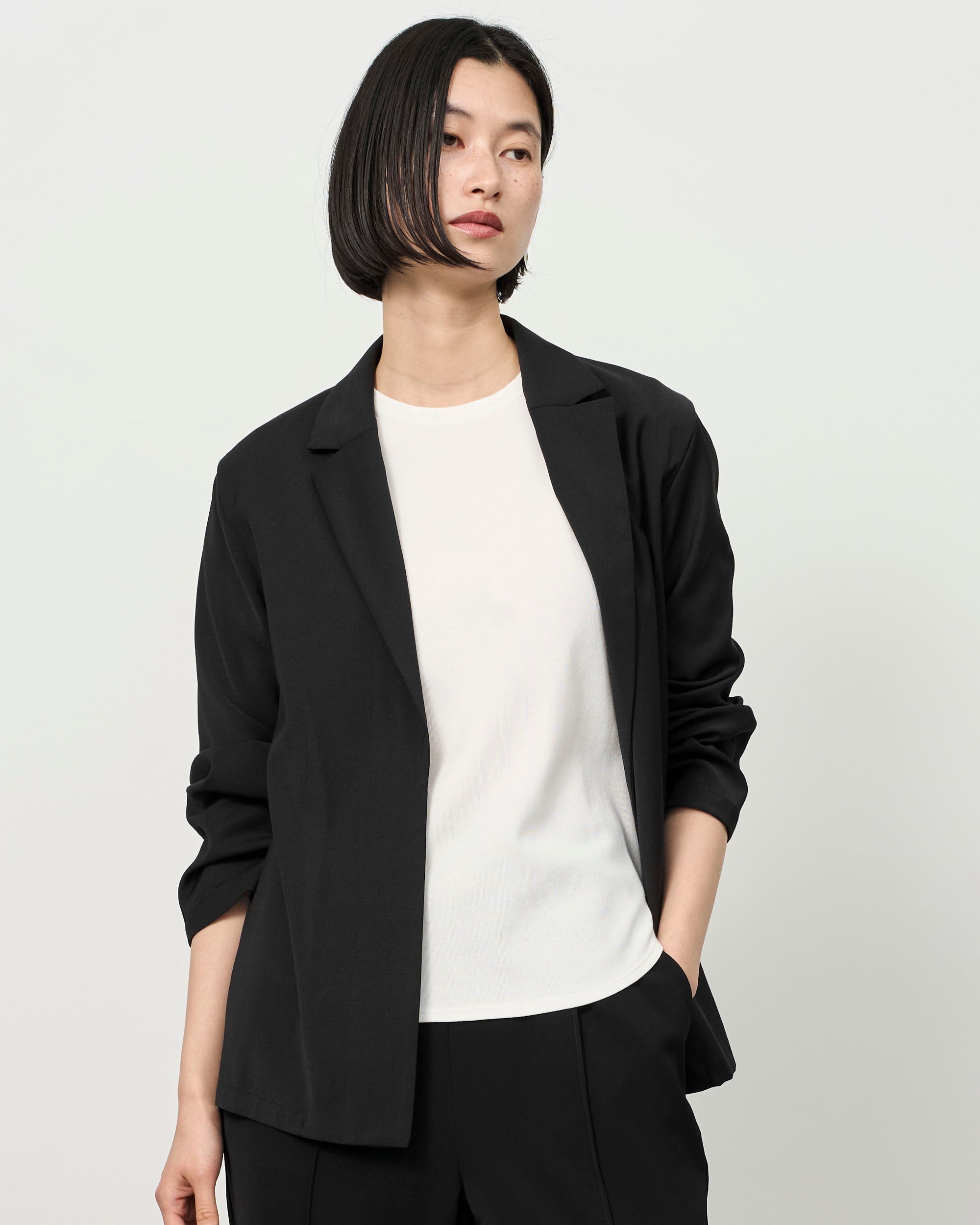 モデル:170cm サイズ:M