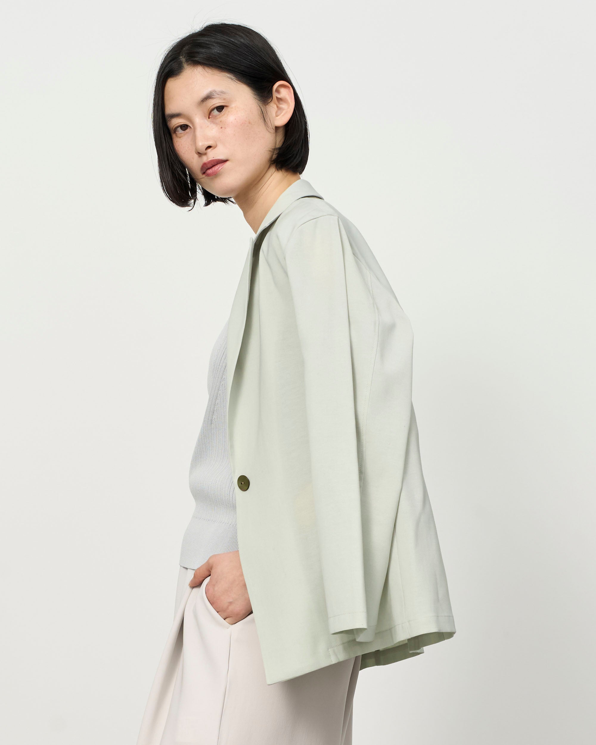 モデル:170cm サイズ:M