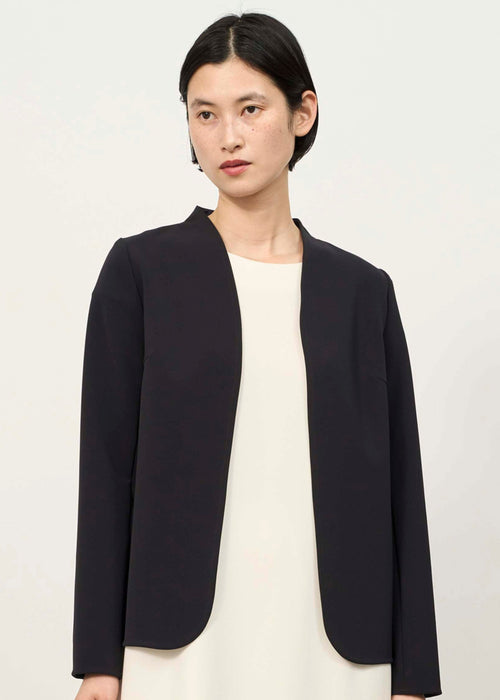 モデル:170cm サイズ:M