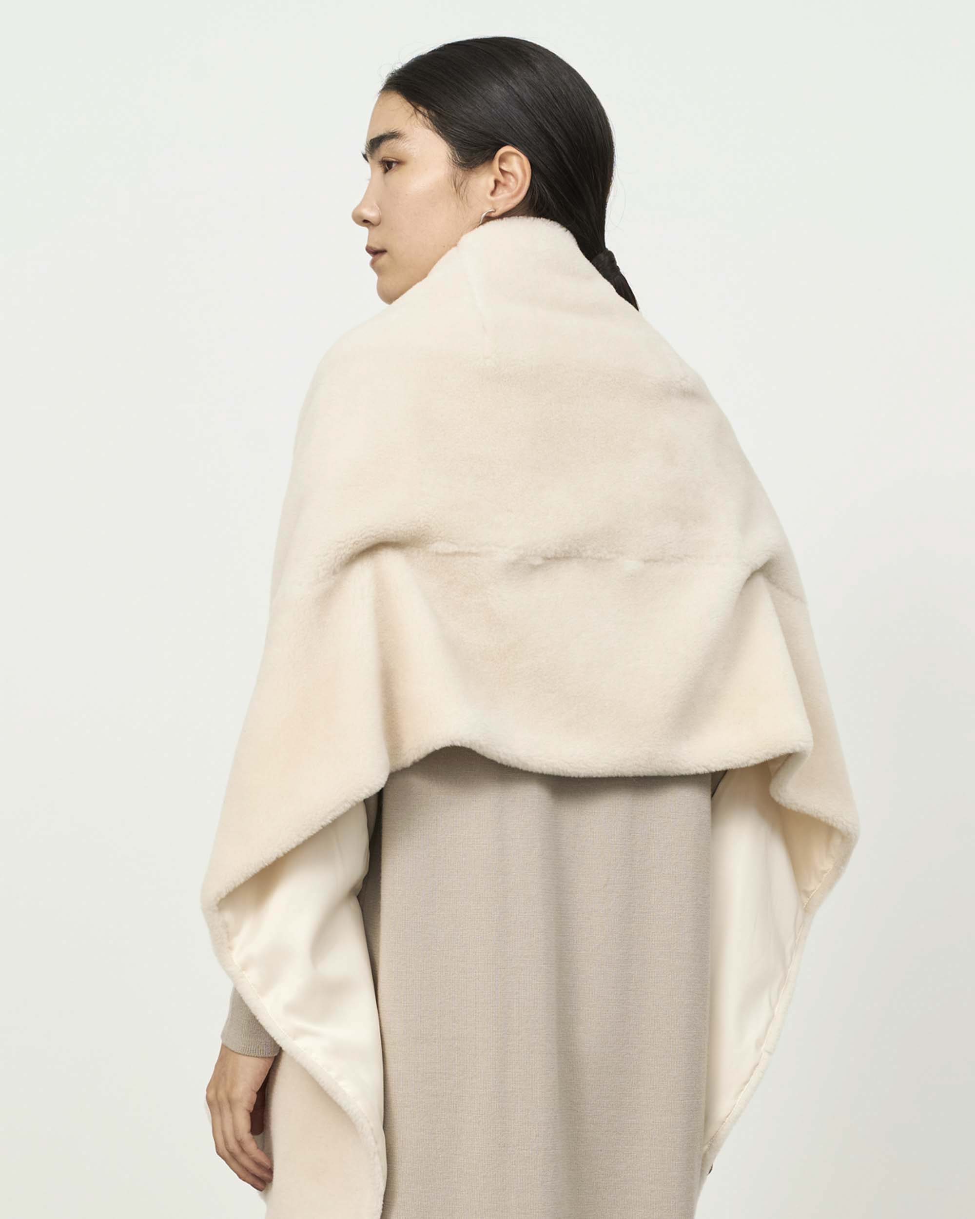 ウールボアケープ - SOÉJU online store｜上質な大人の女性のためのコート 