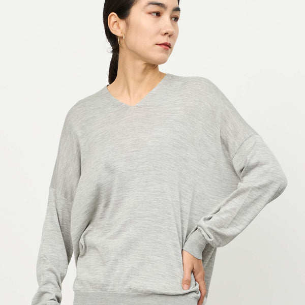 シルクコットンVネックニットプルオーバー - SOÉJU online store