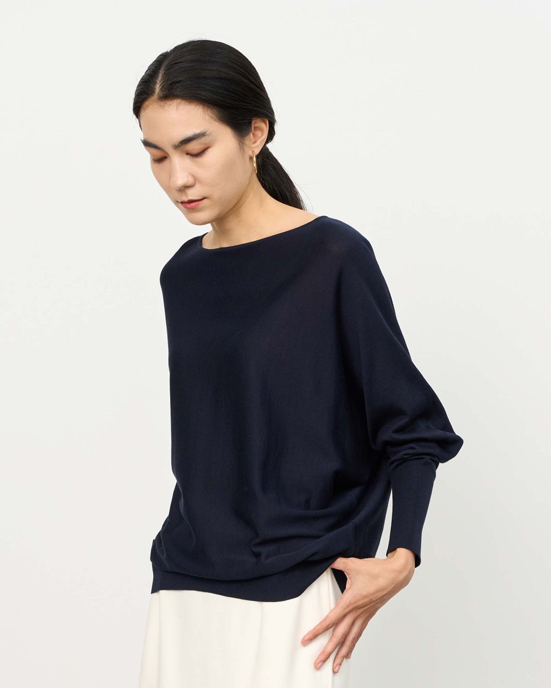 シルクコットンボートネックニットプルオーバー - SOÉJU online store 
