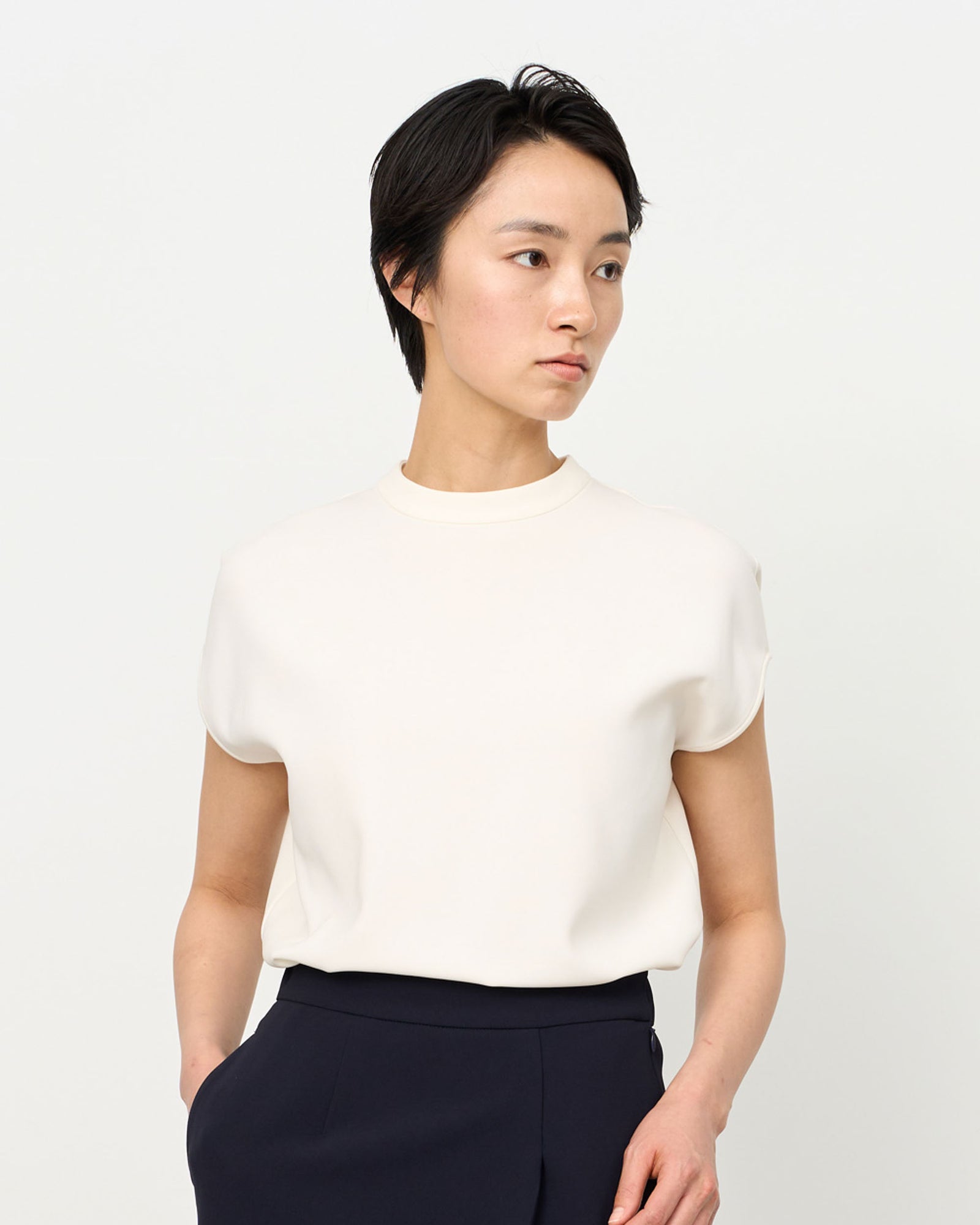 スタンドカラーコクーンブラウス - SOÉJU online store｜上質な大人の 