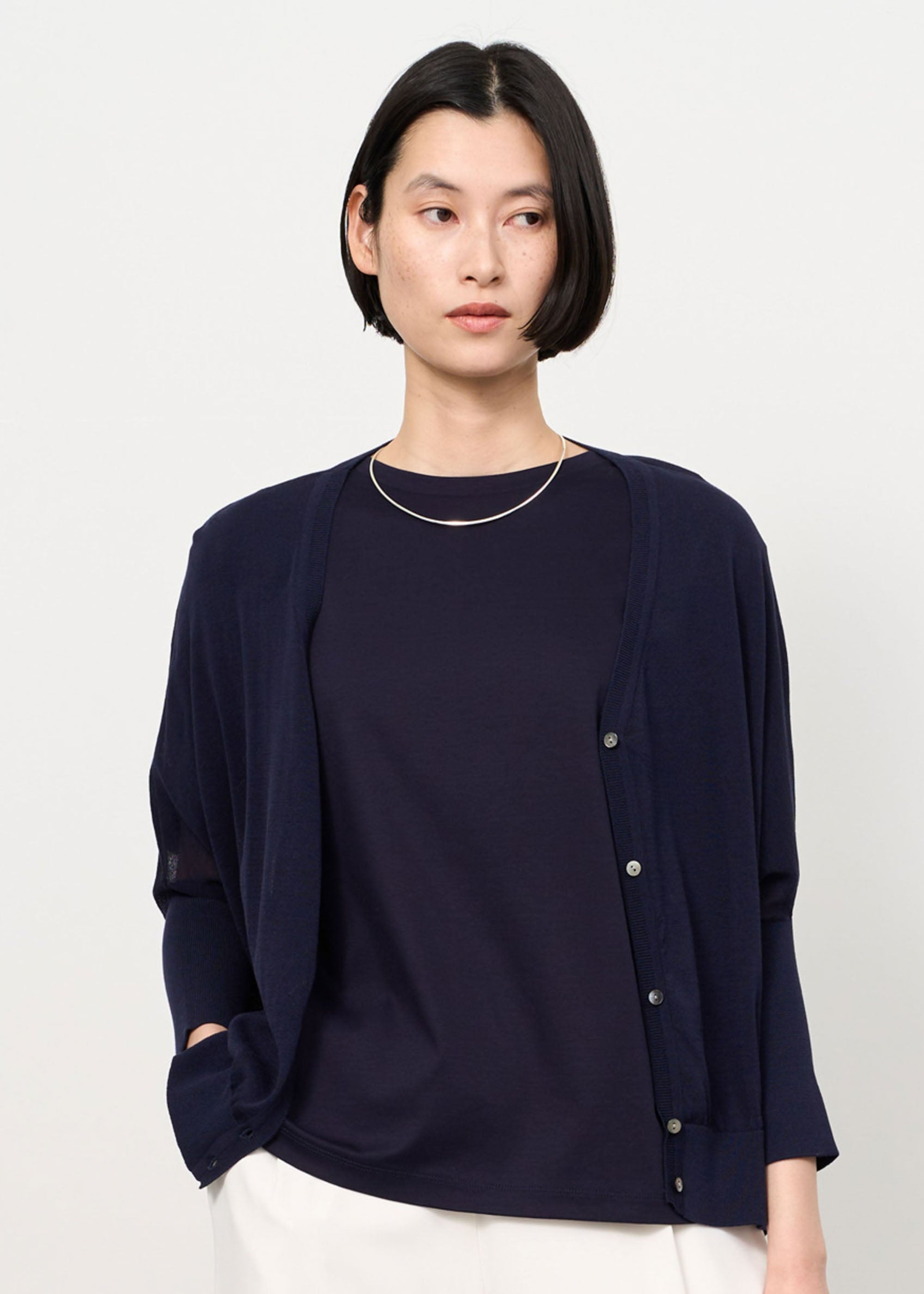 シアーコクーンVネックニットカーディガン - SOÉJU online store｜上質