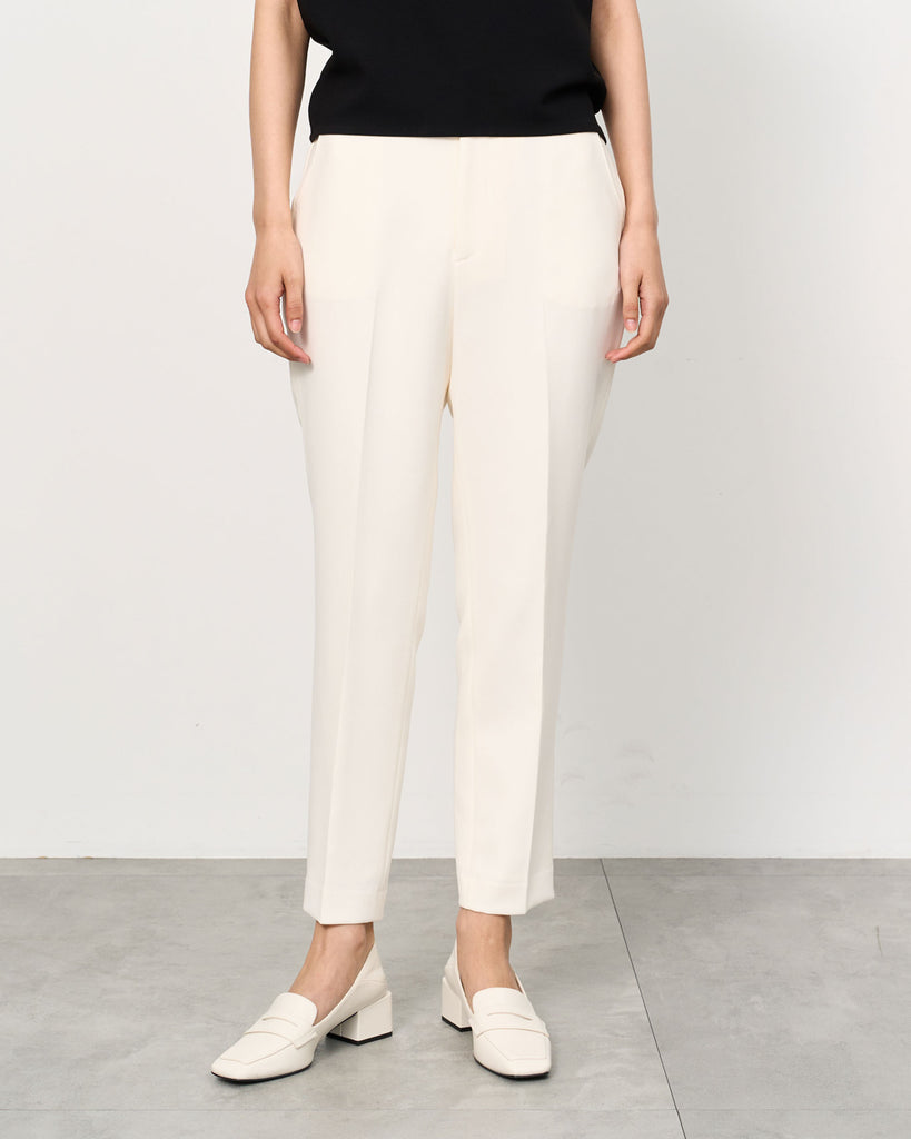 ソージュ　セットアップスーツ　ホワイト NEW FORMAL STYLE 2024