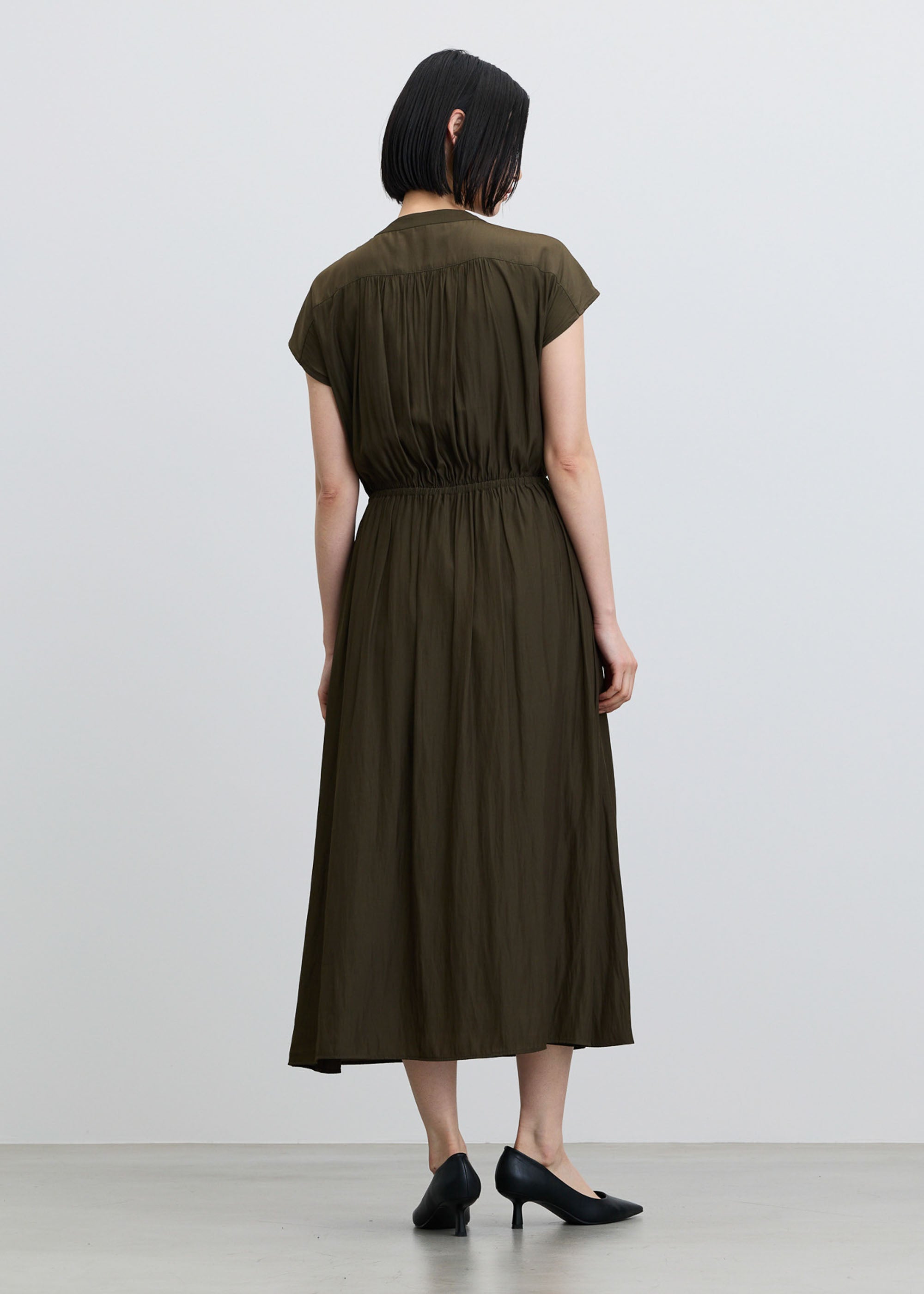 デシンギャザーワンピース - SOÉJU online store｜上質な大人の女性の