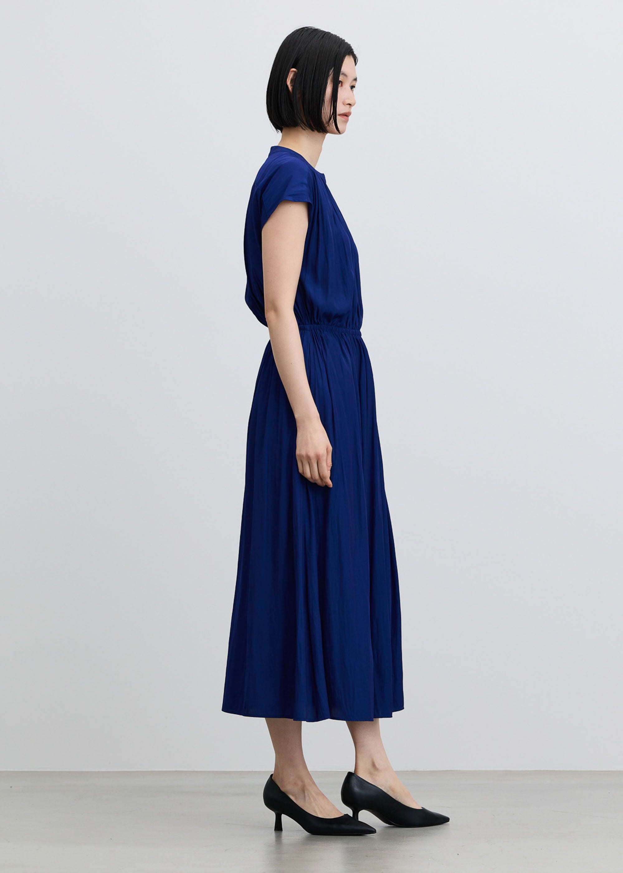 デシンギャザーワンピース - SOÉJU online store｜上質な大人の女性の