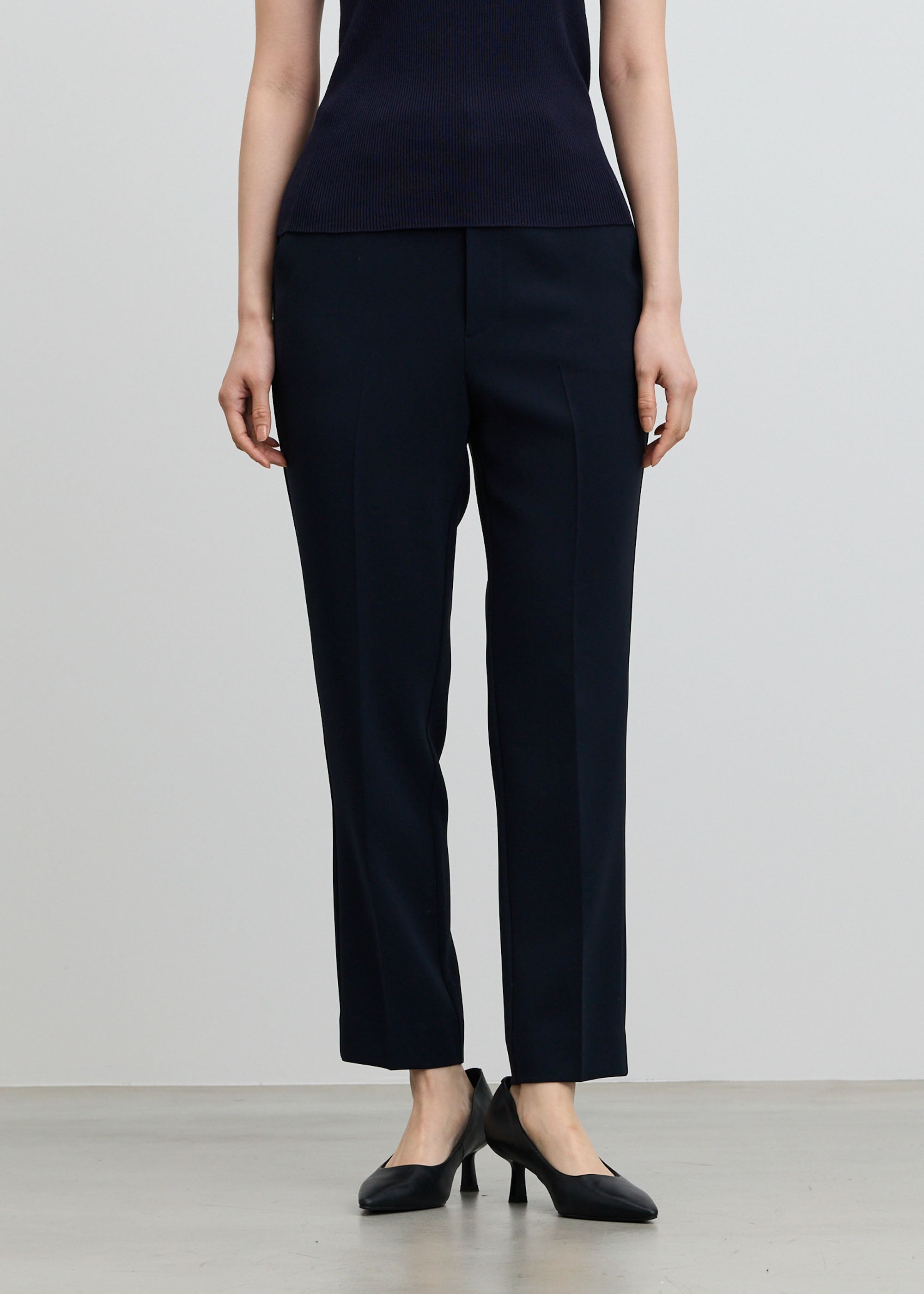 センタープレスパンツ