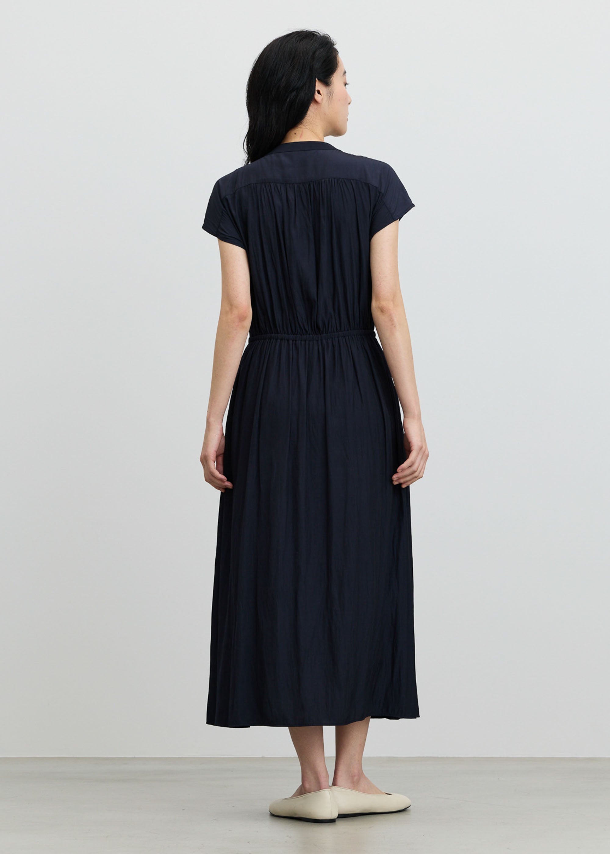 デシンギャザーワンピース - SOÉJU online store｜上質な大人の女性の