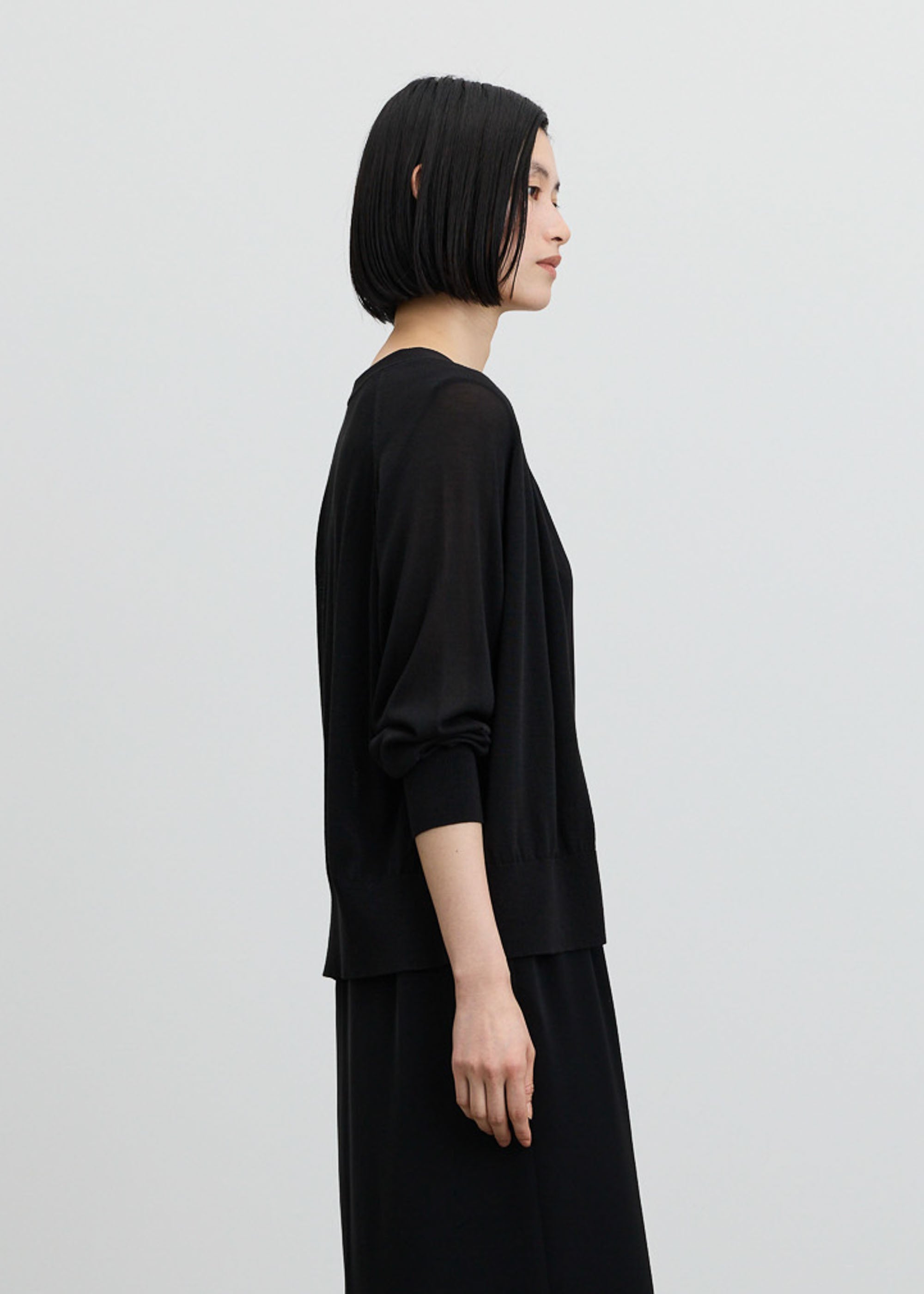 シアーVネックカーディガン