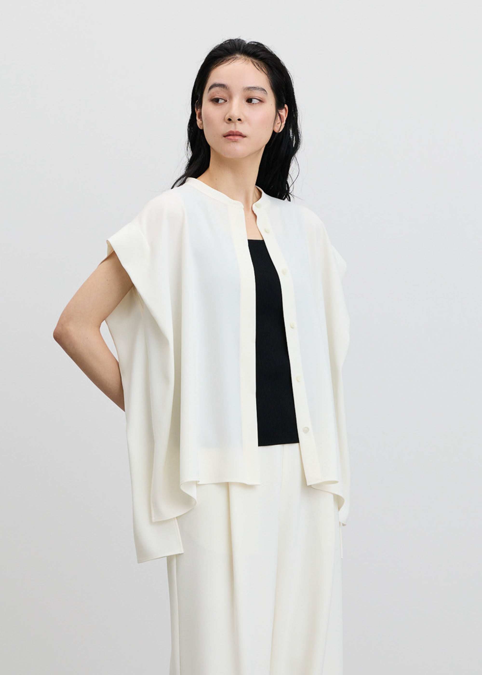 ソージュ SOEJU 肩タックブラウス サイズ:M プルオーバーブラウス/定価￥14.300 S-00-SB-007   ブラック レディース / 240001176672 肩タックブラウス - SOÉJU online store｜上質な大人の女性のための