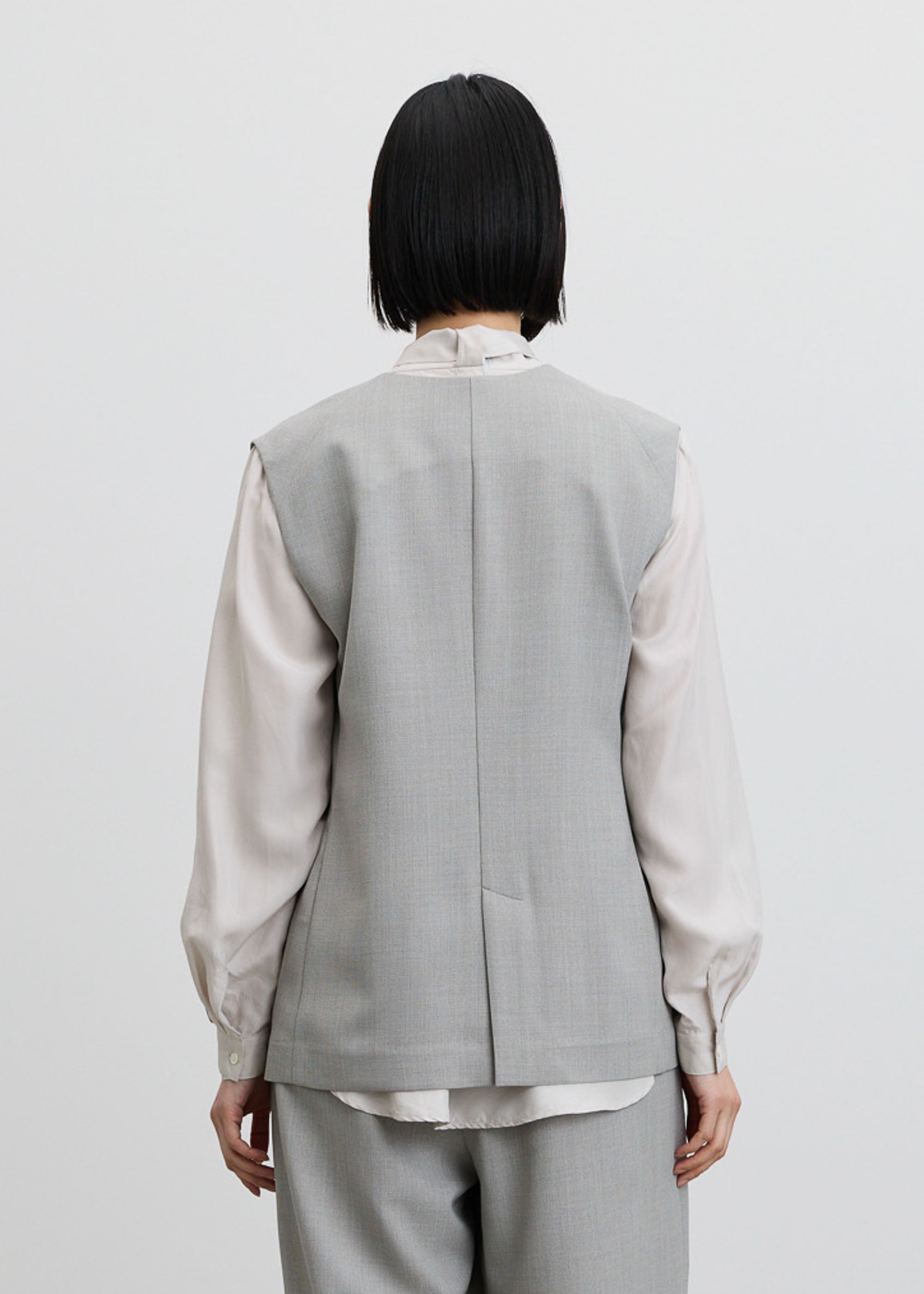 リネンライクノーカラージレ - SOÉJU online store｜上質な大人の女性