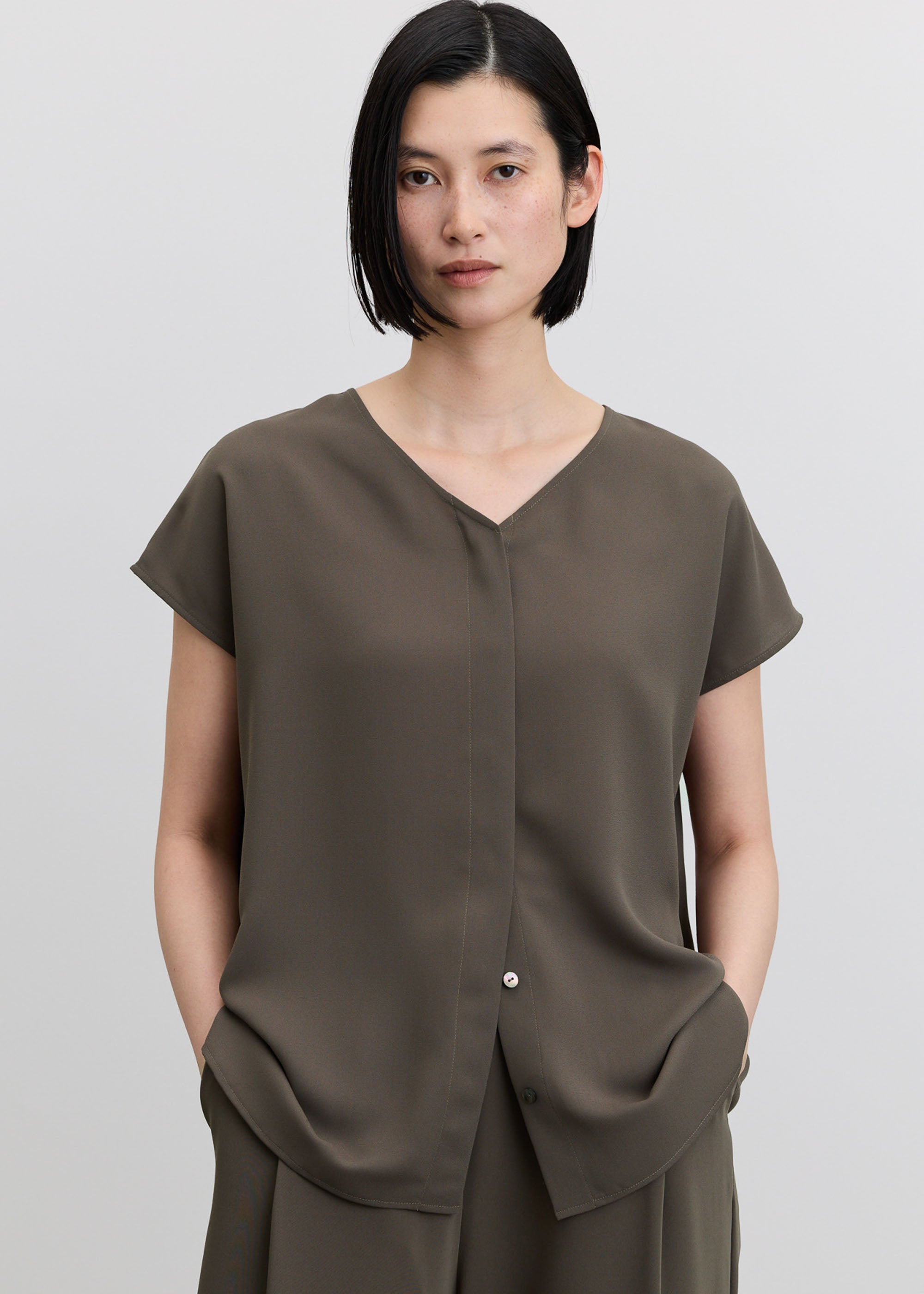 エアリージョーゼットショートスリーブブラウス