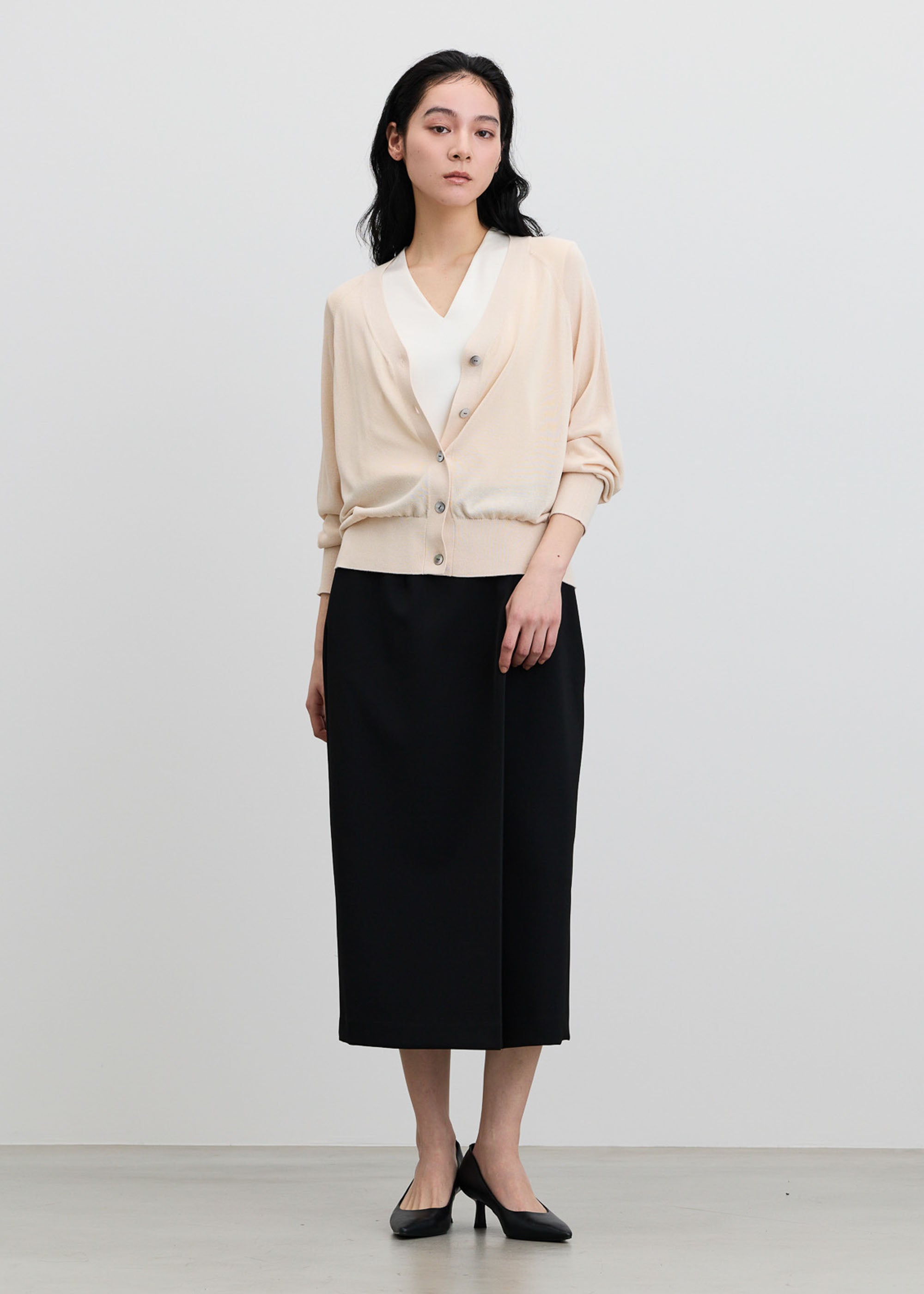 シアーVネックカーディガン