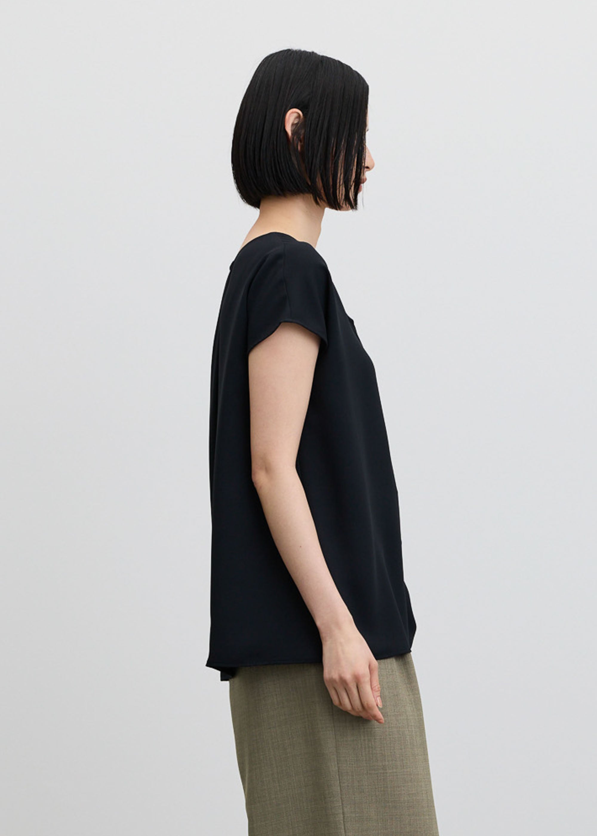 エアリージョーゼットショートスリーブブラウス