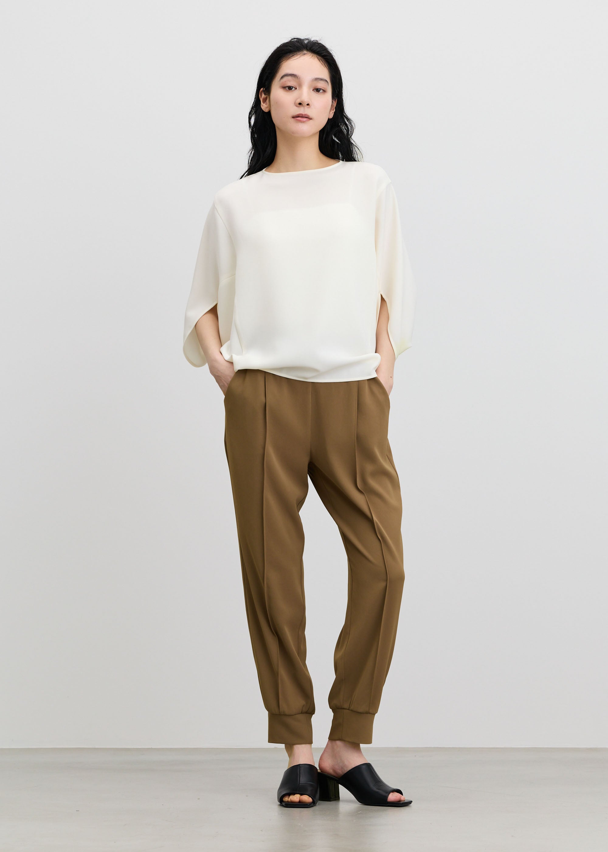 ライトクロスコクーンシルエットブラウス