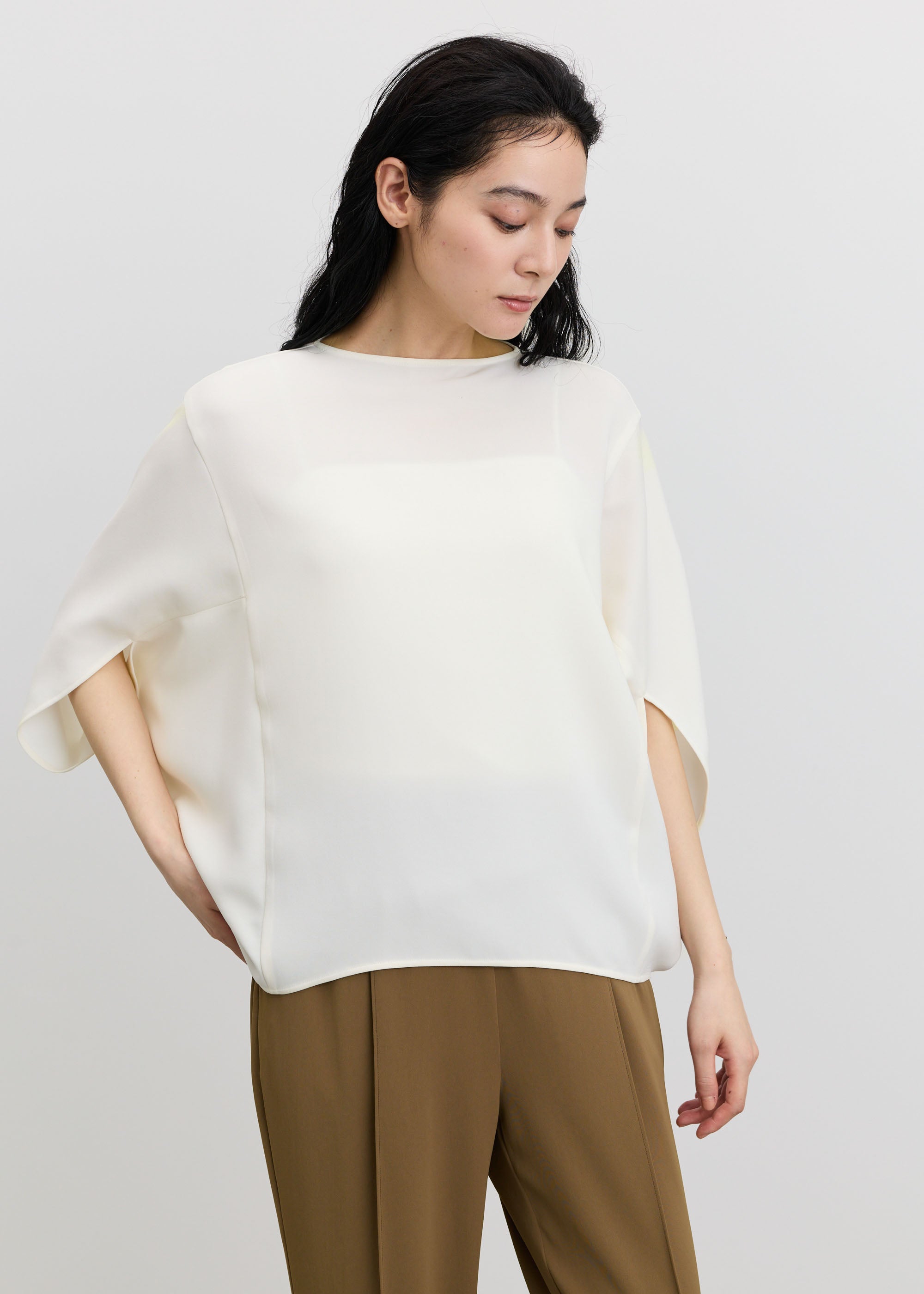 ライトクロスコクーンシルエットブラウス