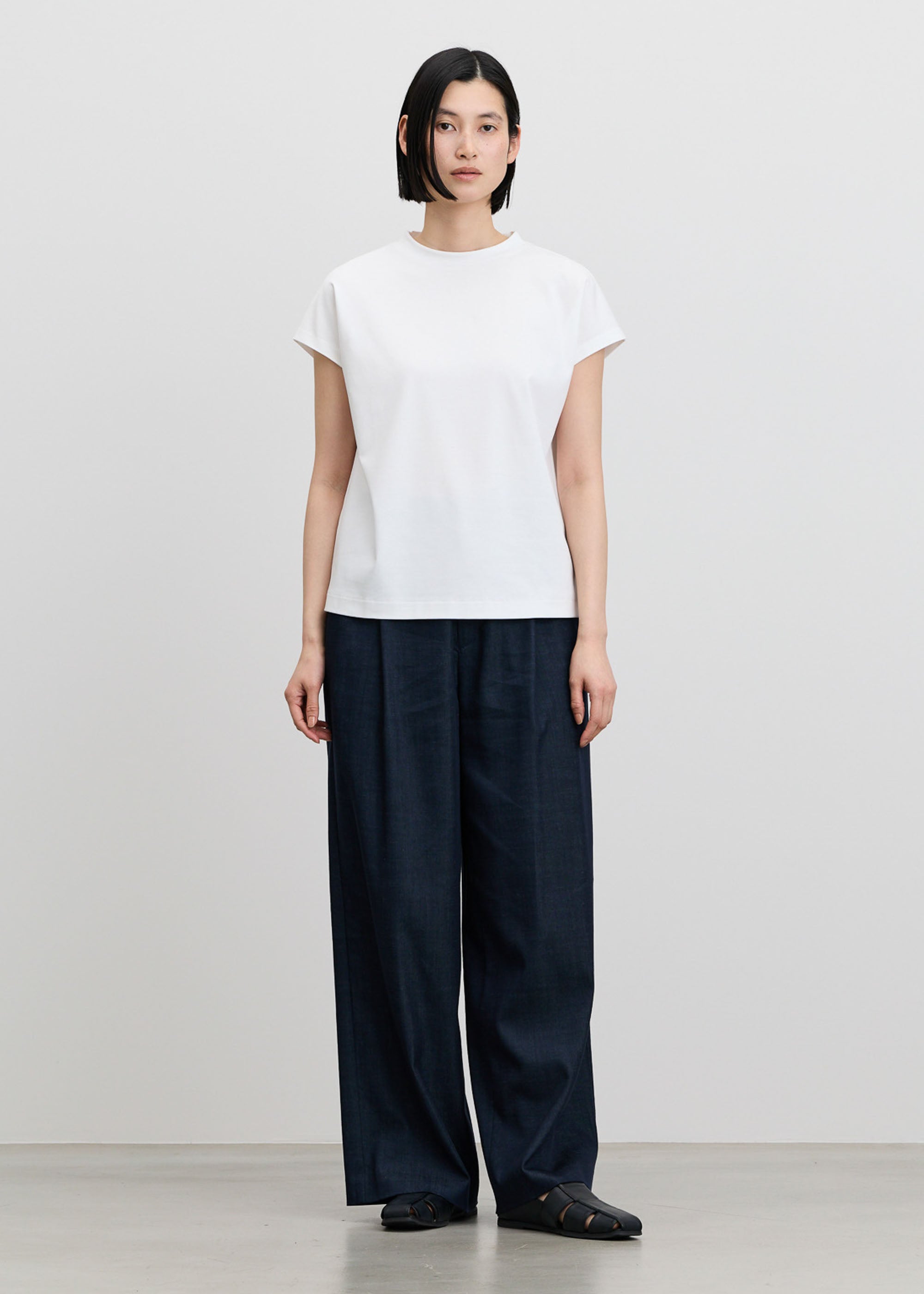 パンツ Y デニムライクタックワイドパンツ - SOÉJU online store｜上質な大人の