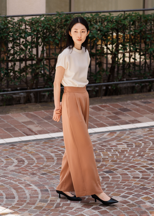 サイドタックワイドパンツ