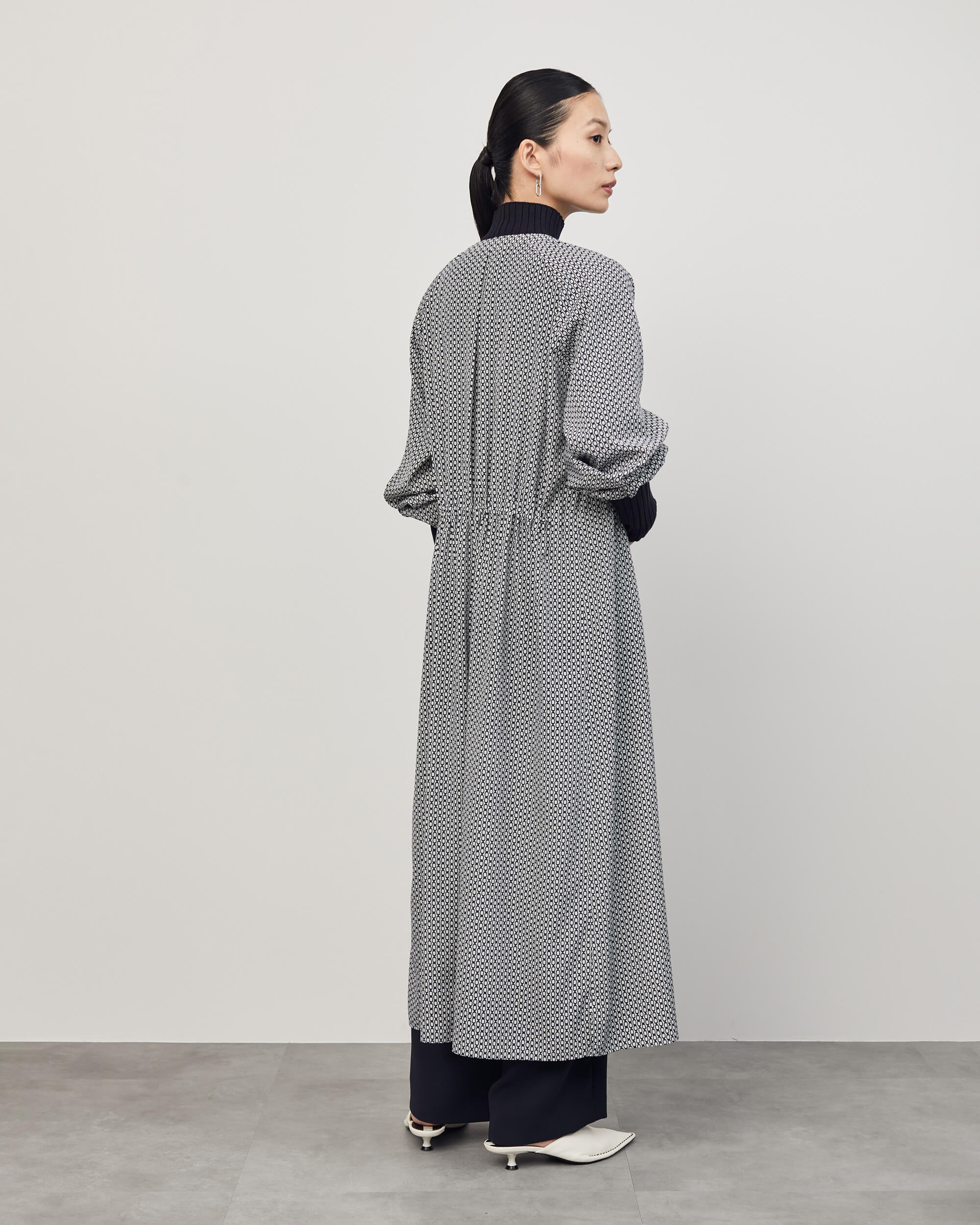 チェーン柄ワンピース - SOÉJU online store｜上質な大人の女性のため 