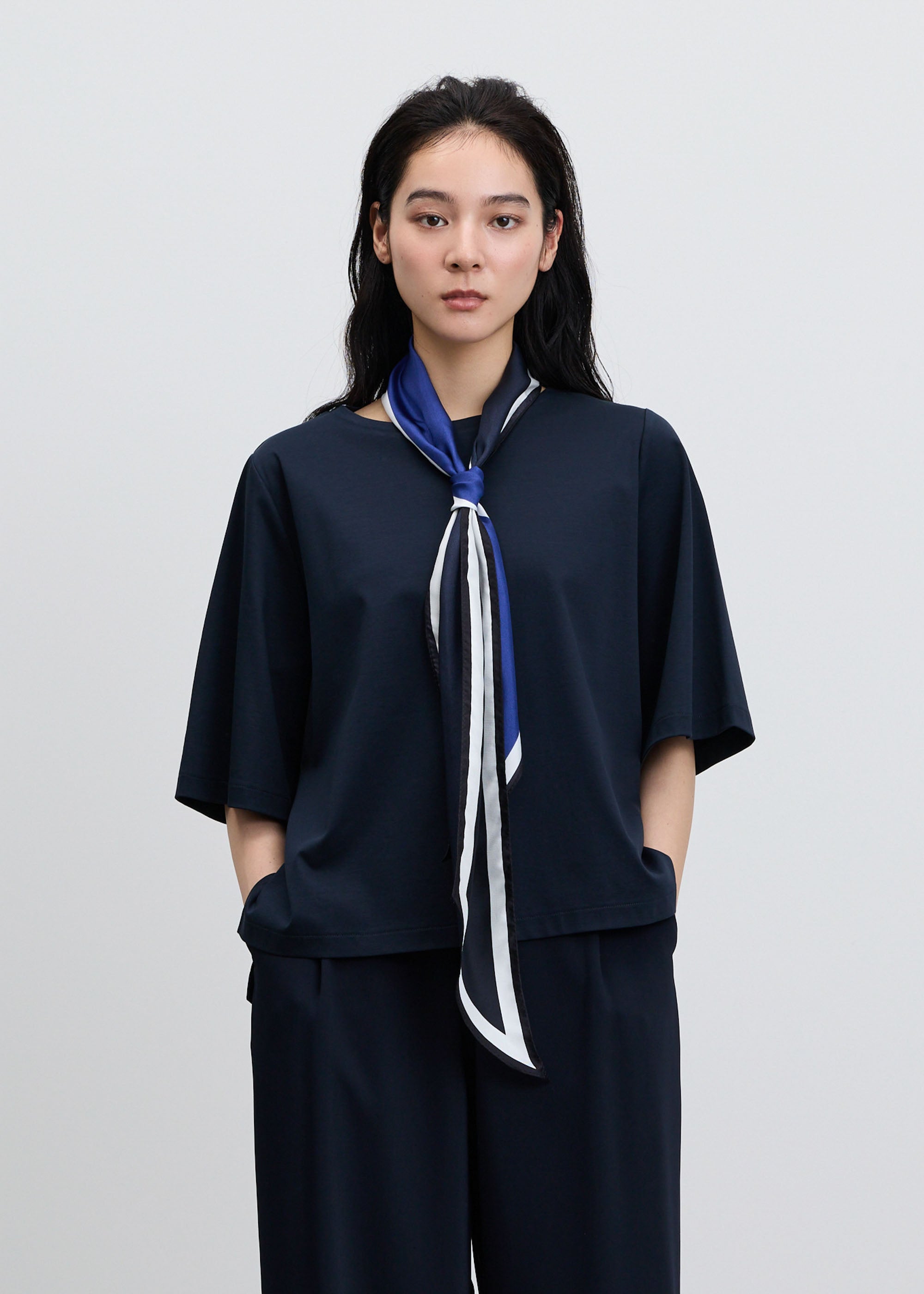 シルク剣先スカーフ- SOÉJU online store｜上質な大人の女性のための