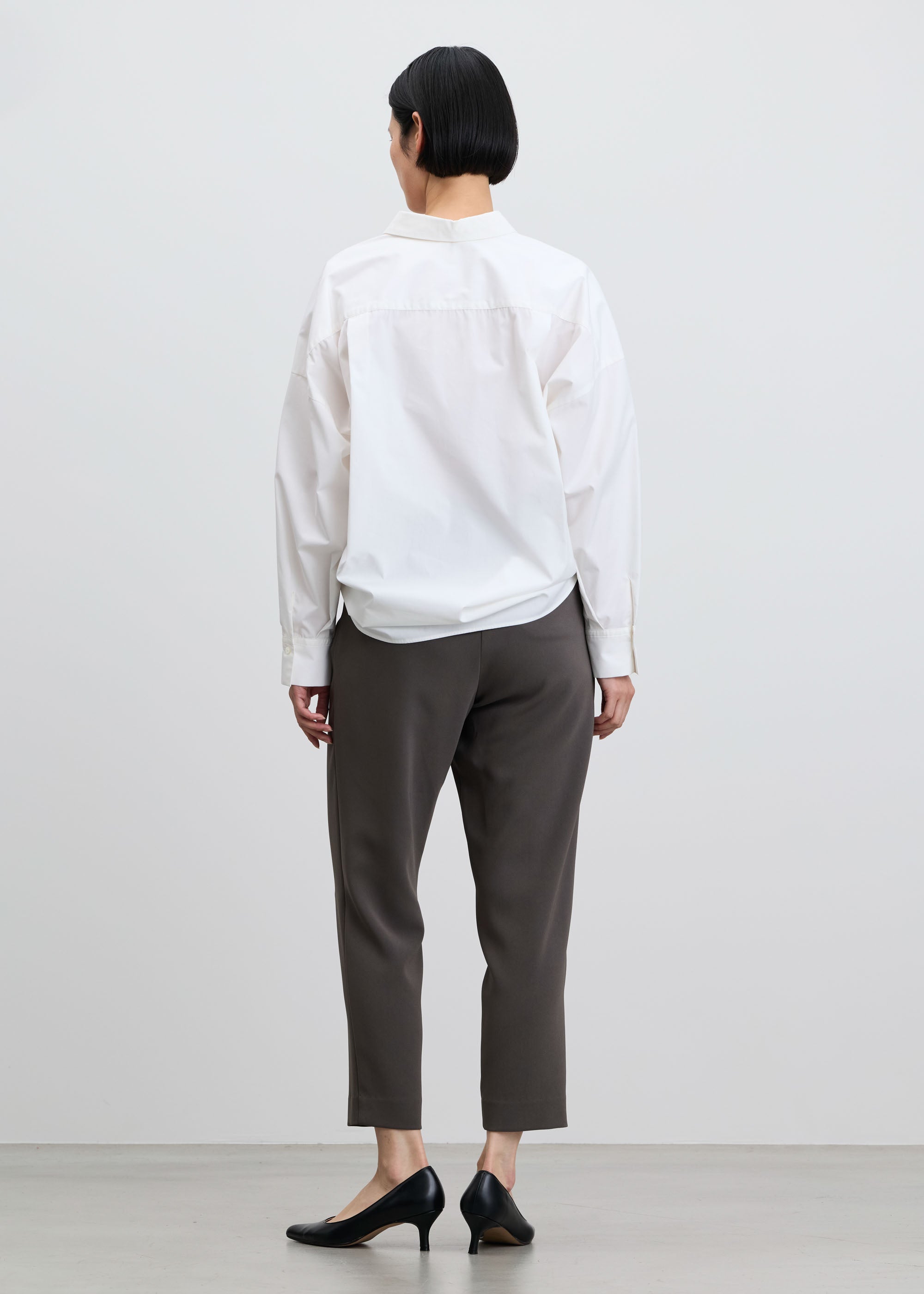 タックパンツ - SOÉJU online store｜上質な大人の女性のためのボトムス