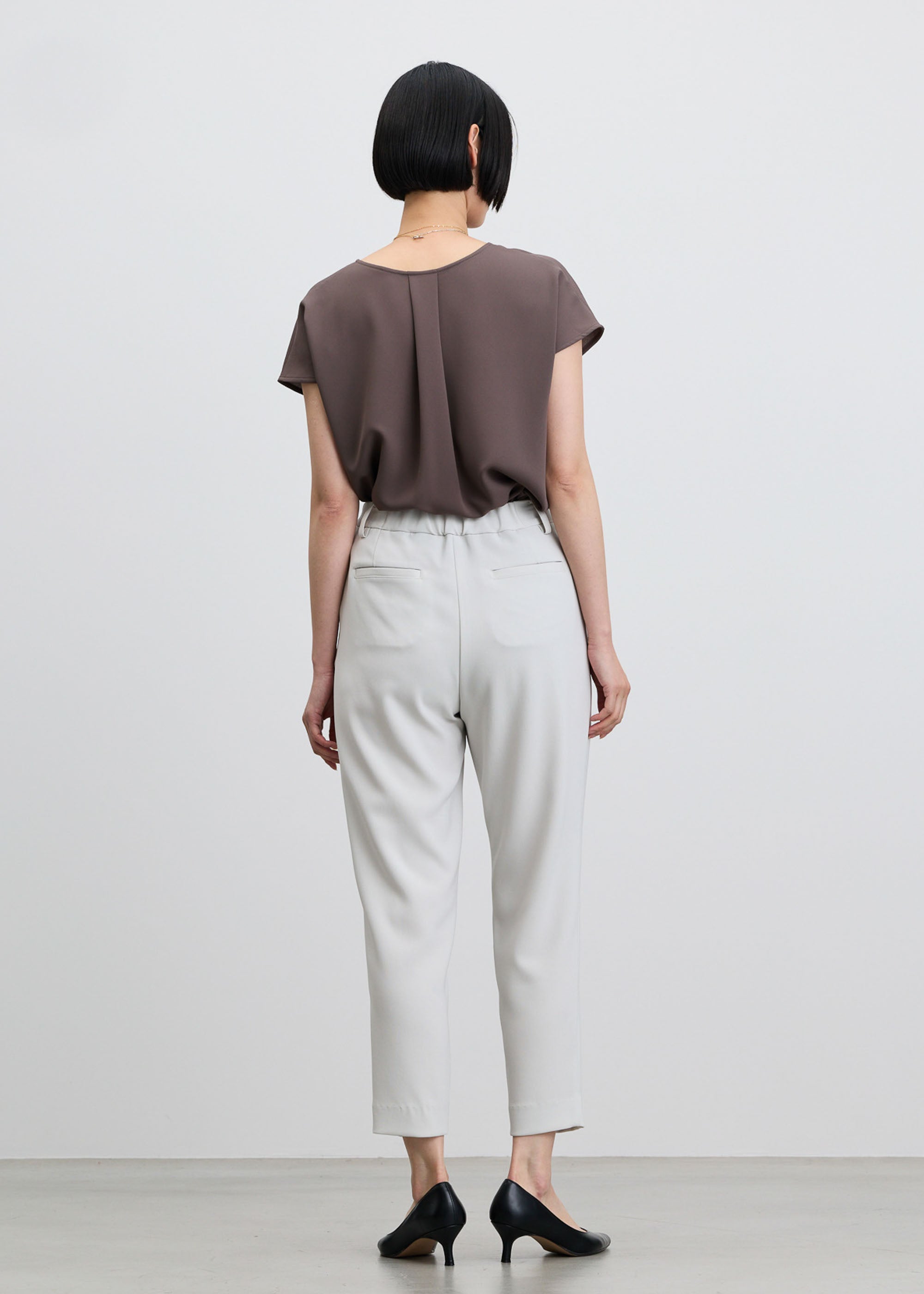 タックパンツ - SOÉJU online store｜上質な大人の女性のためのボトムス