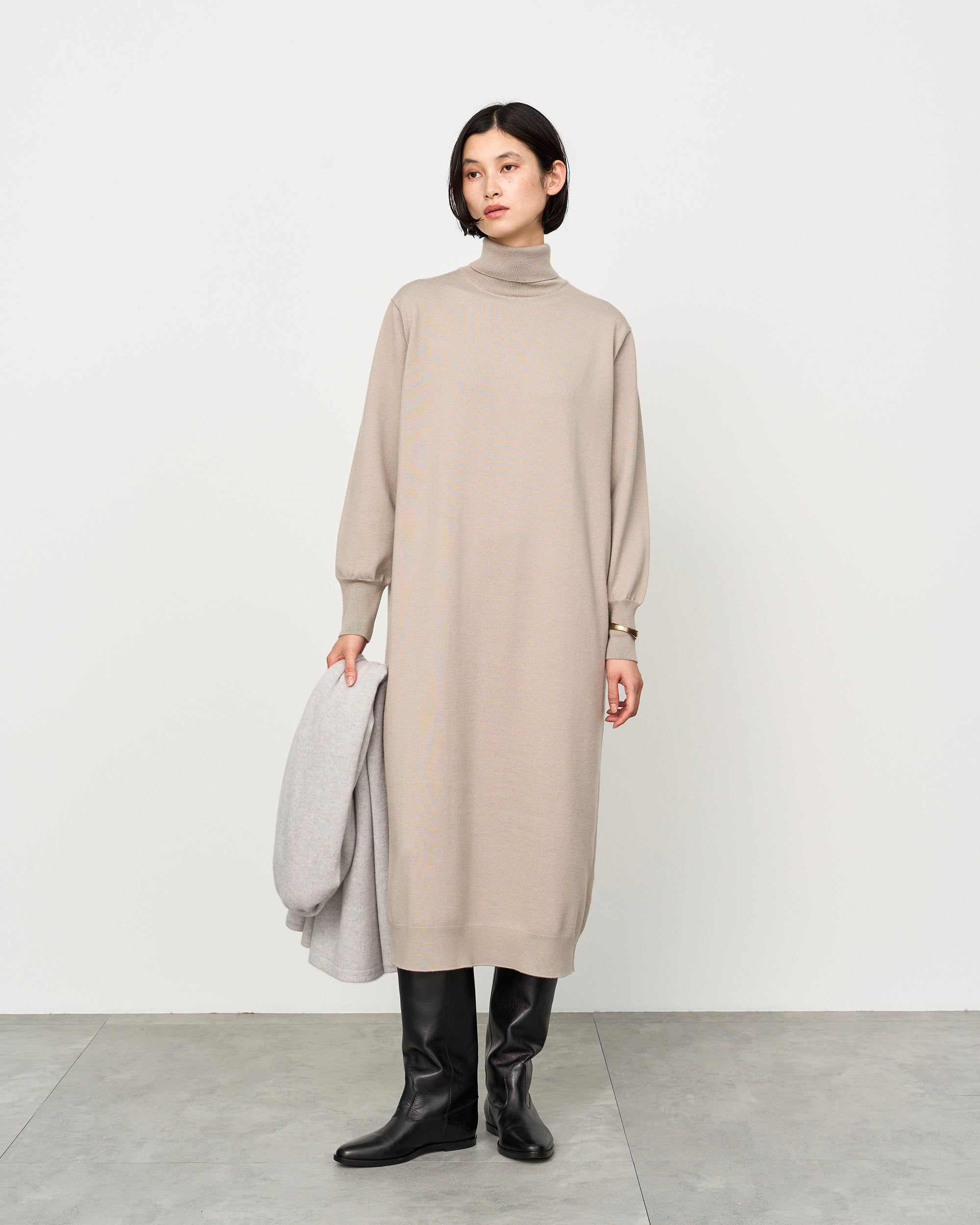 新品　秋冬物　素敵なニットパンツセット　レディース　上質サイズＭ　ワインレッド 新品 秋冬物 素敵なニットパンツセット レディース 上質 サイズ2XL モカ色