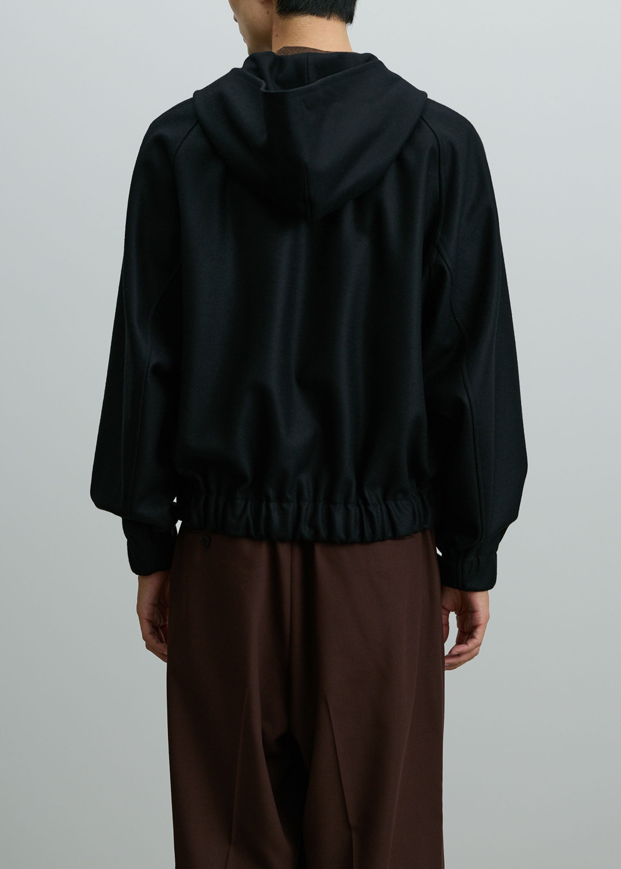 コンプレストウールジャージーフーデッドブルゾン｜SOÉJU k - SOÉJU