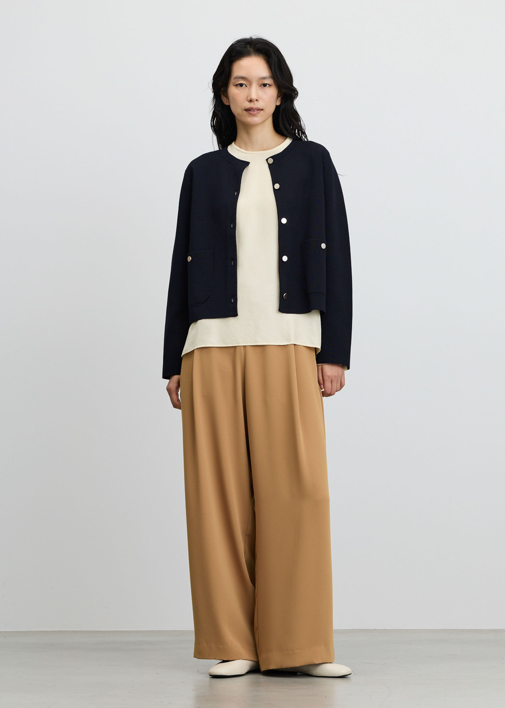 シルククルーネックブラウス - SOÉJU online store｜上質な大人の女性