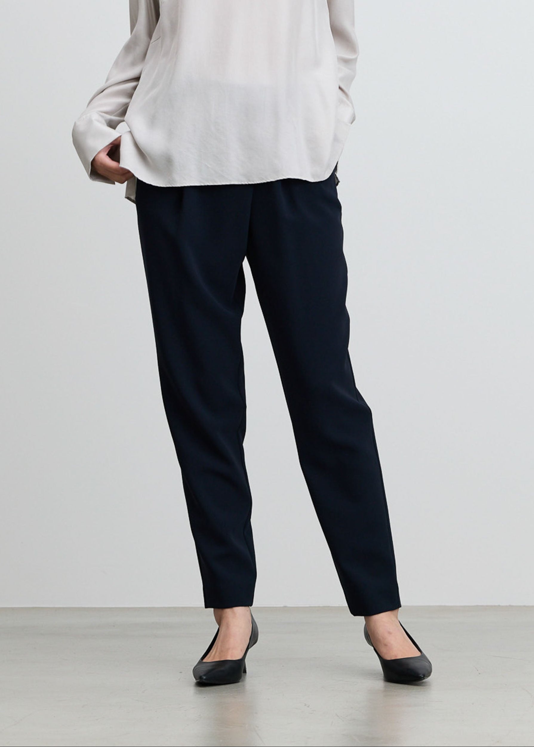 タックパンツ TALL丈 - SOÉJU online store｜上質な大人の女性のための